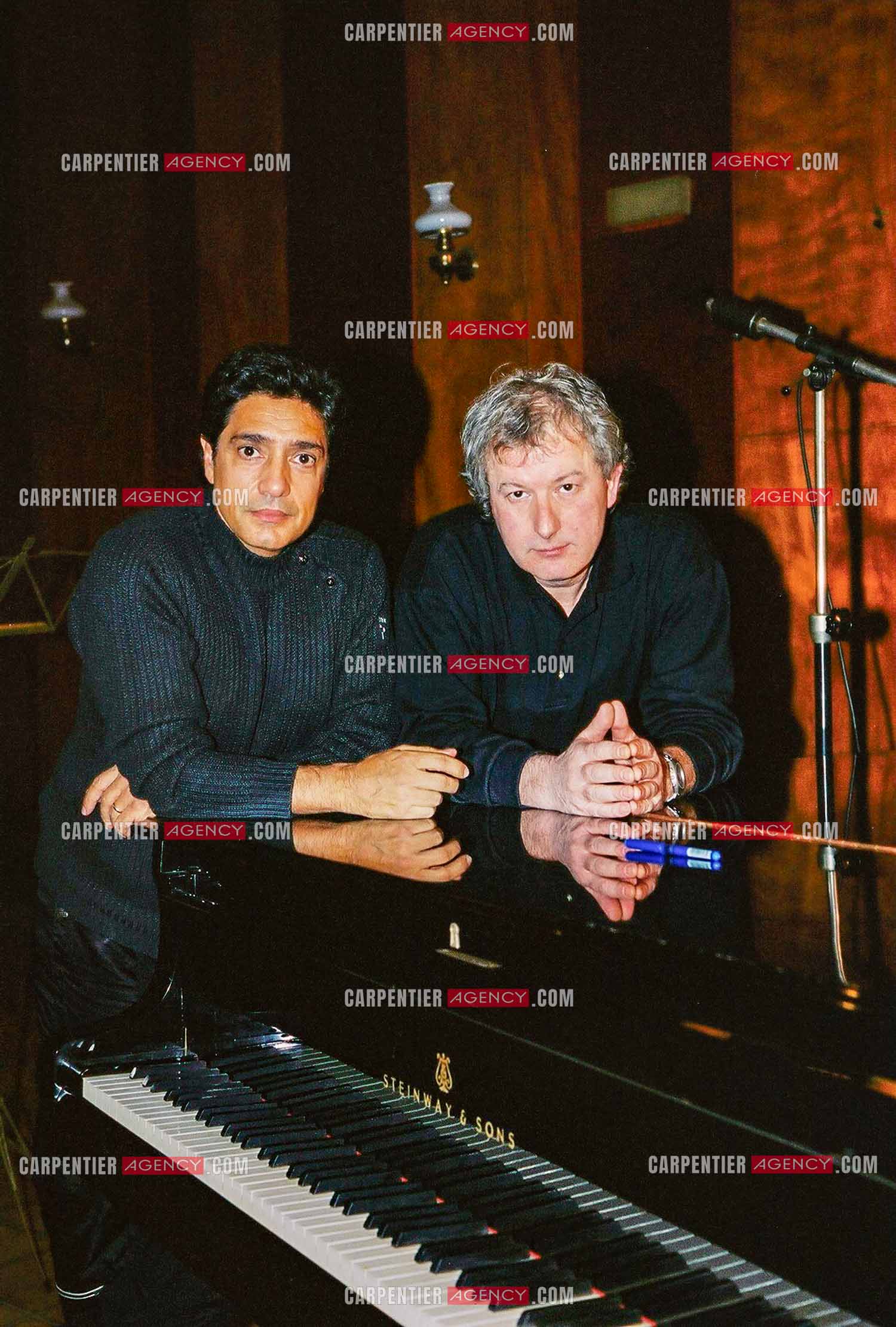 Le chanteur Frédéric François en studio avec l'auteur-compositeur français Jean-Michel Bériat.  ( Exclusif )