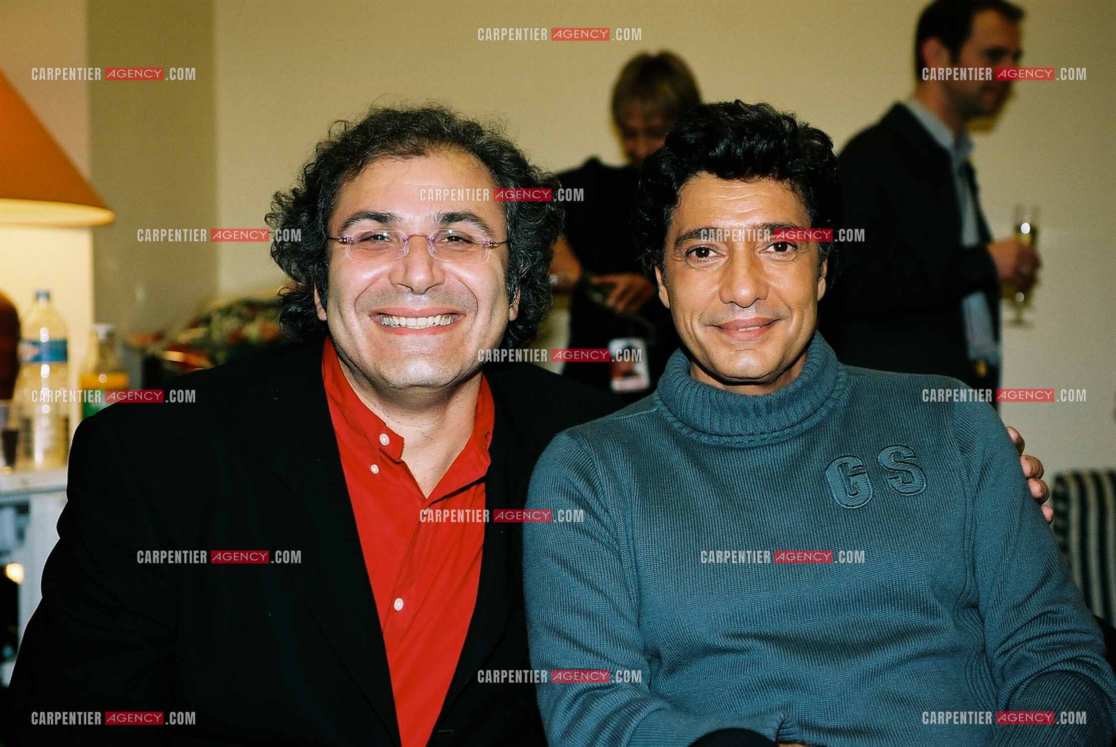 Le chanteur Frédéric François lors de son passage à l'Olympia en 2002. Frédéric et son parolier Frédéric Zeitoun. ( Exclusif )