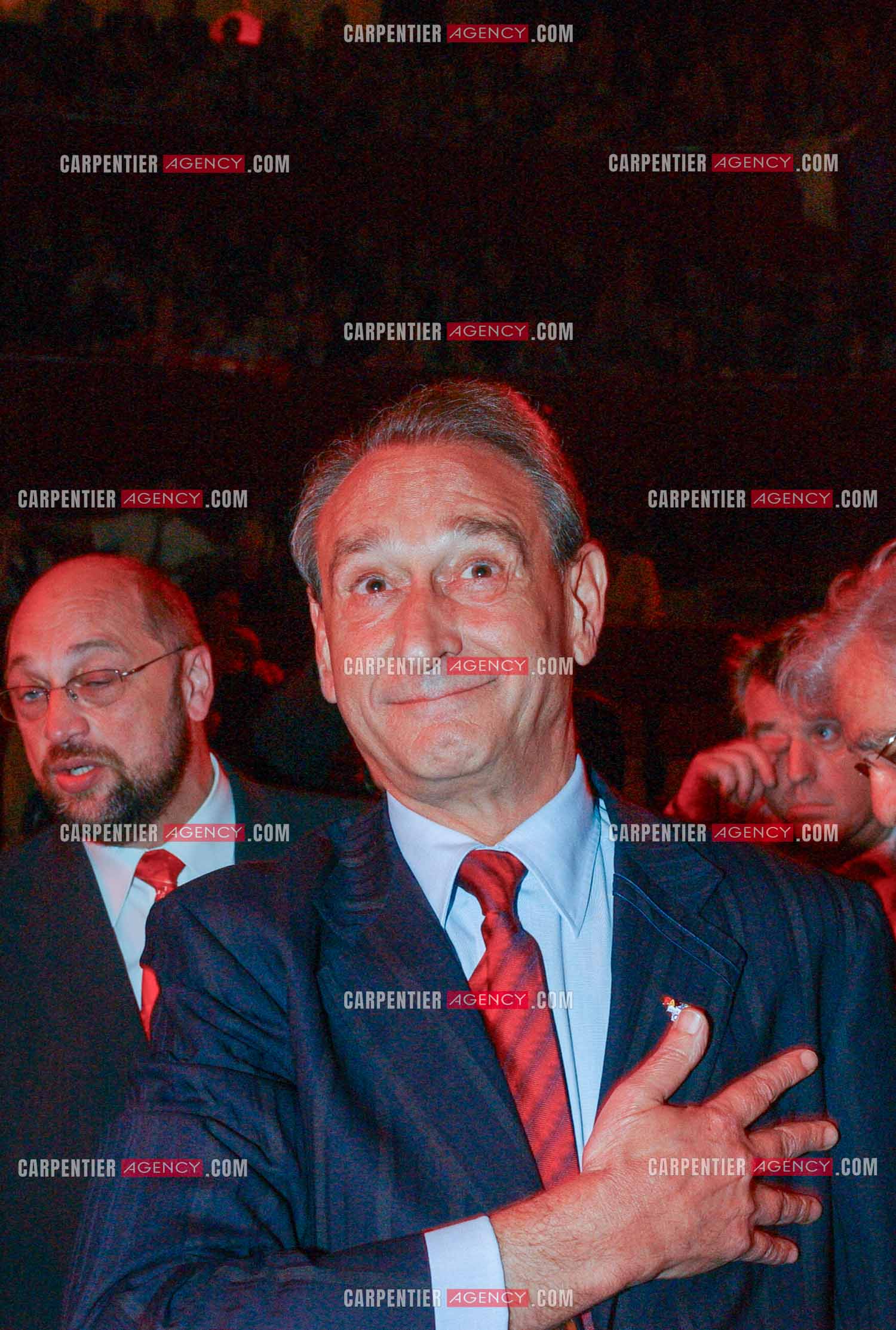 Grand meeting " OUI A L'EUROPE SOCIALE “ à Paris réunissant la Gauche le 18 Mai 2005. Bertrand Delanoë.