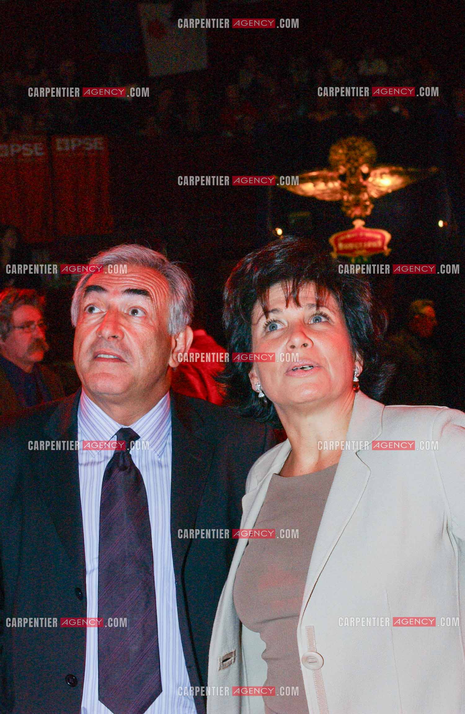 Grand meeting " OUI A L'EUROPE SOCIALE “ à Paris réunissant la Gauche le 18 Mai 2005. Dominique Strauss-Kahn et sa femme Anne Sinclair.