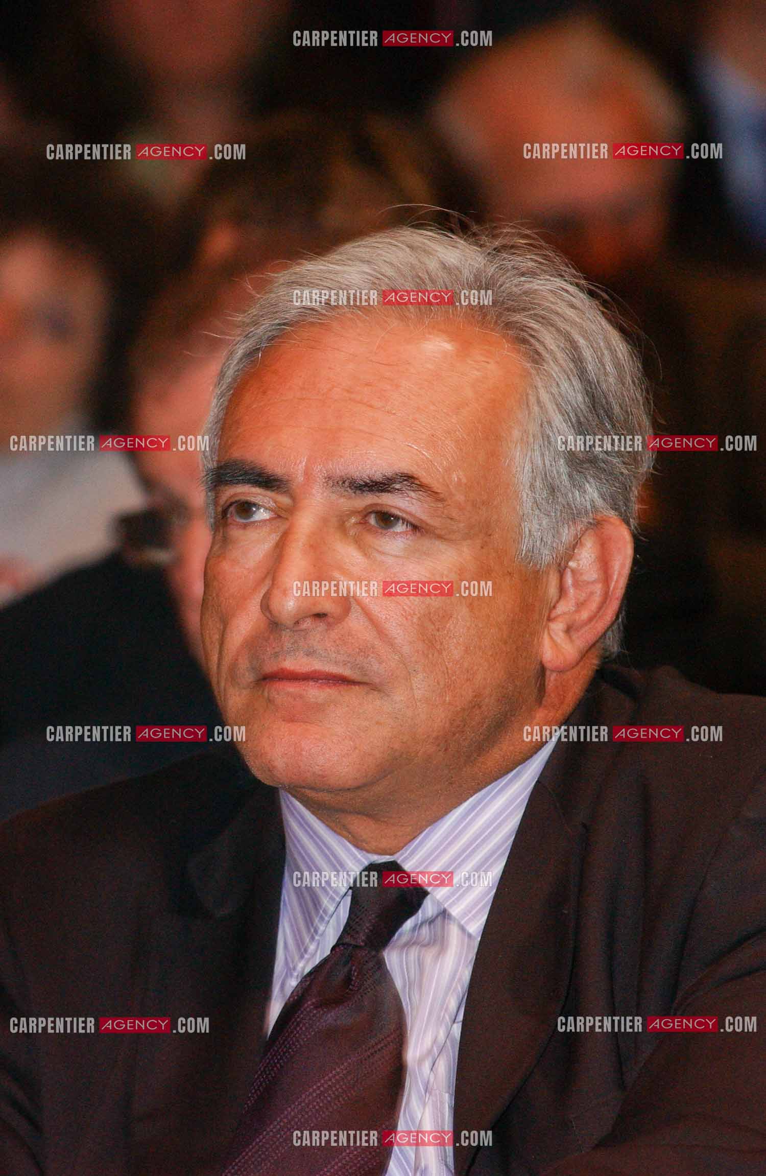 Grand meeting " OUI A L'EUROPE SOCIALE “ à Paris réunissant la Gauche le 18 Mai 2005. Dominique Strauss-Kahn.