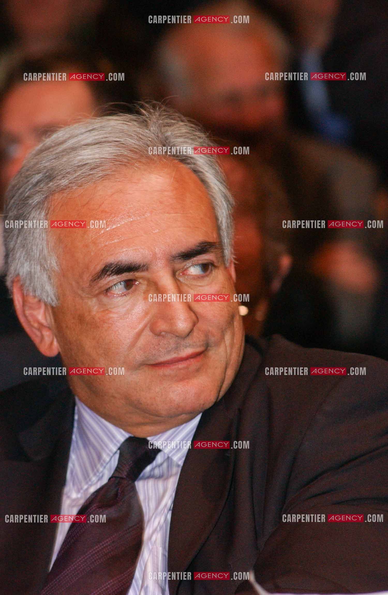 Grand meeting " OUI A L'EUROPE SOCIALE “ à Paris réunissant la Gauche le 18 Mai 2005. Dominique Strauss-Kahn.