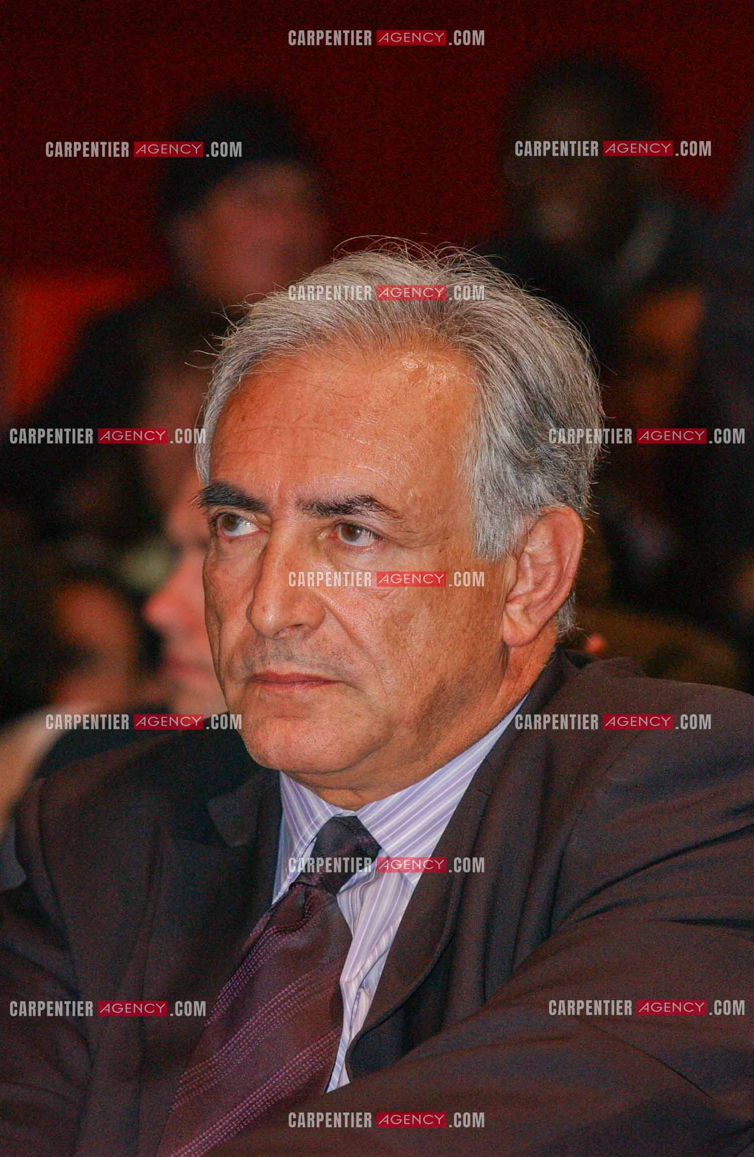 Grand meeting " OUI A L'EUROPE SOCIALE “ à Paris réunissant la Gauche le 18 Mai 2005. Dominique Strauss-Kahn.