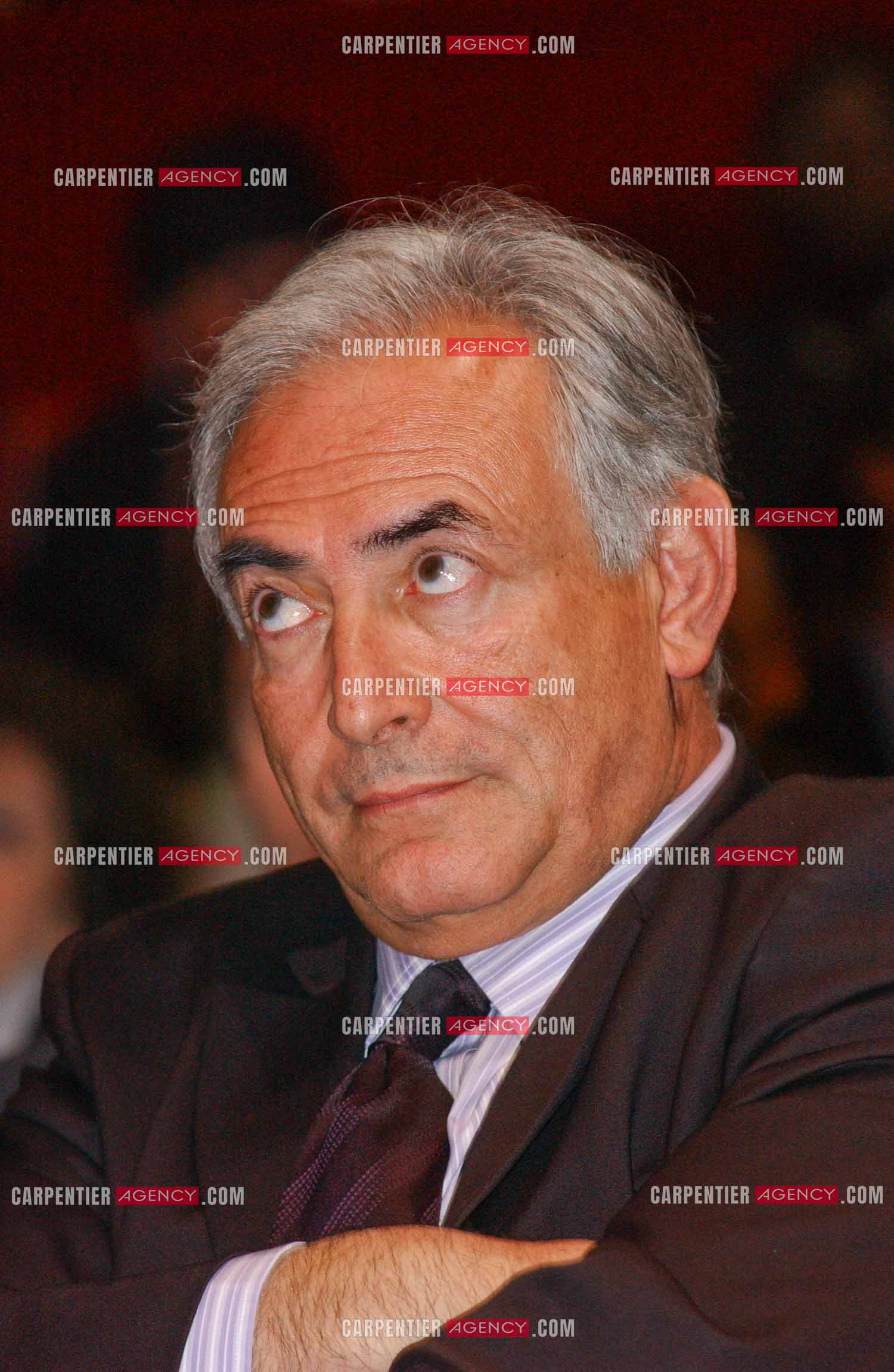 Grand meeting " OUI A L'EUROPE SOCIALE “ à Paris réunissant la Gauche le 18 Mai 2005. Dominique Strauss-Kahn.