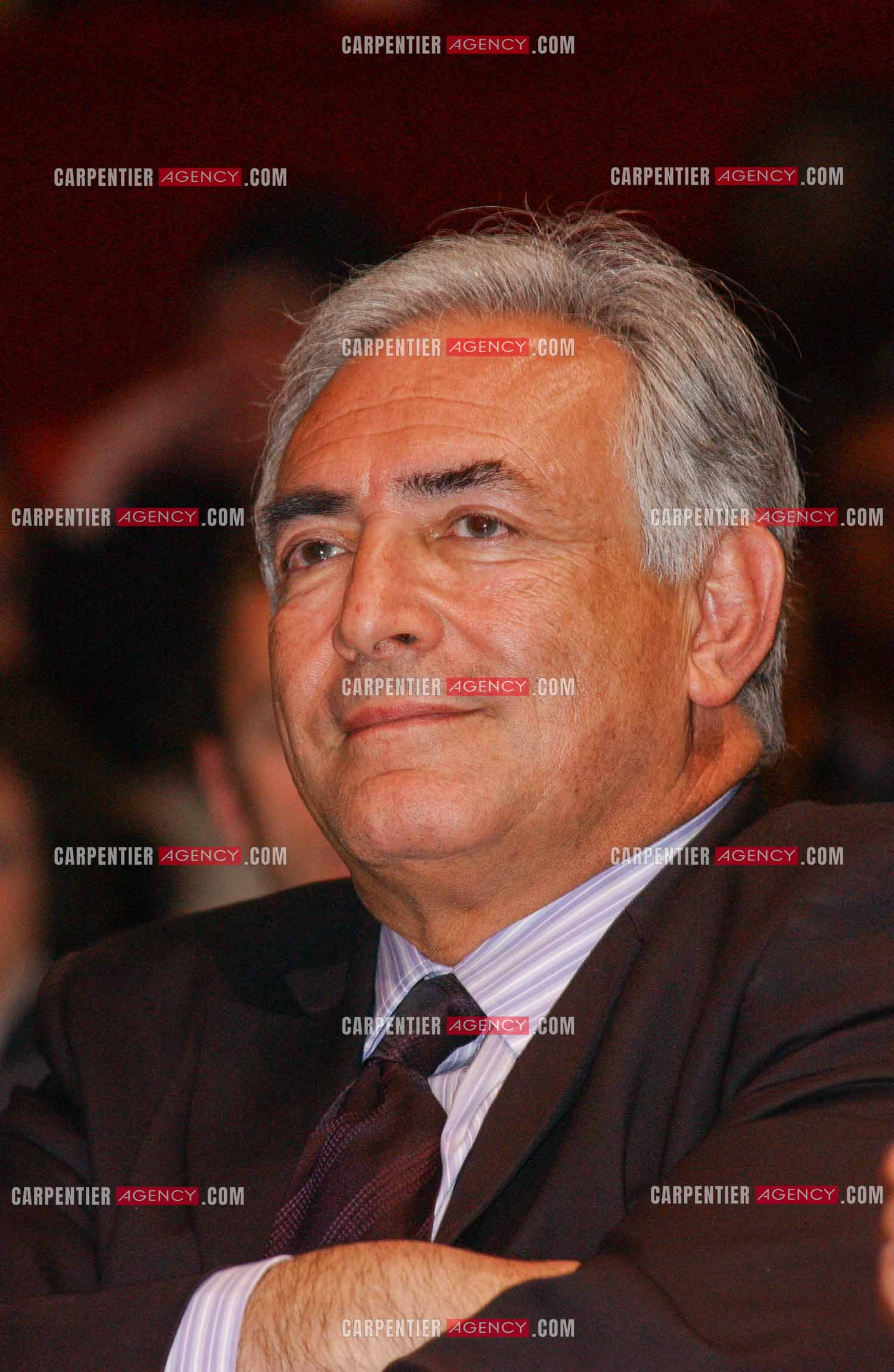 Grand meeting " OUI A L'EUROPE SOCIALE “ à Paris réunissant la Gauche le 18 Mai 2005. Dominique Strauss-Kahn.