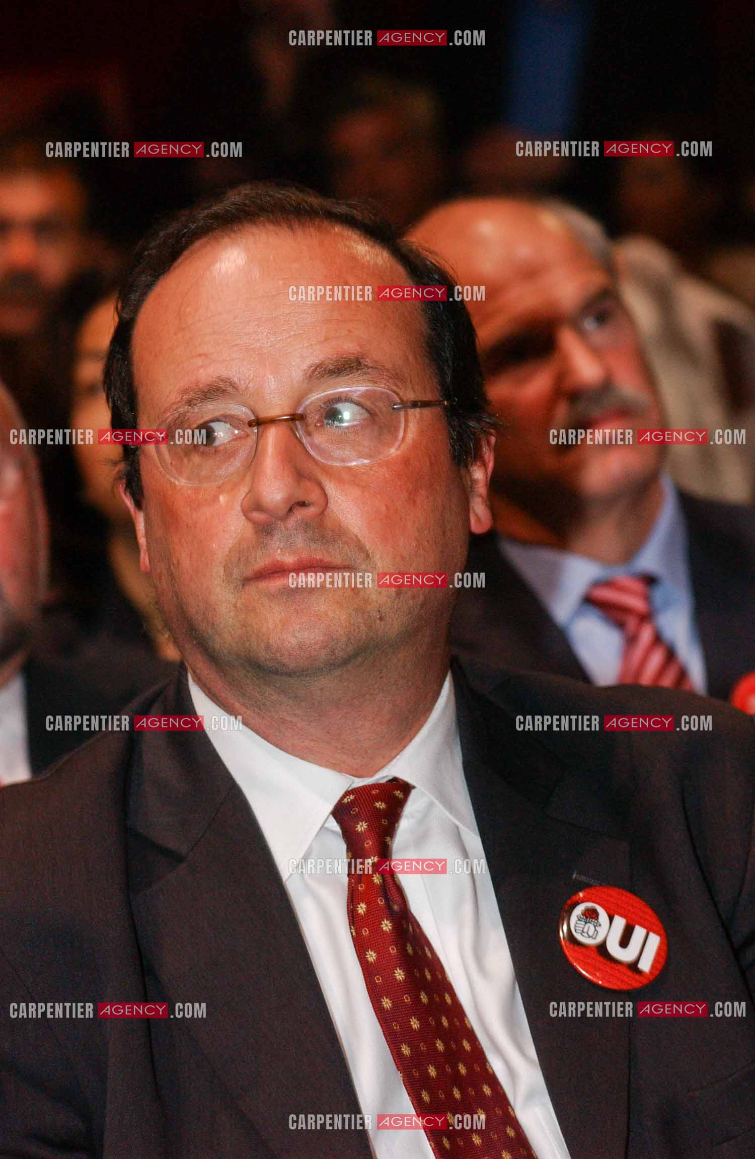 Grand meeting " OUI A L'EUROPE SOCIALE “ à Paris réunissant la Gauche le 18 Mai 2005. François Hollande.