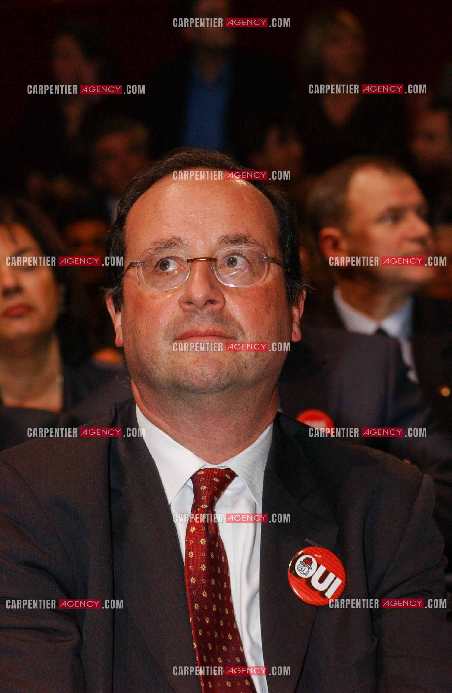 Grand meeting " OUI A L'EUROPE SOCIALE “ à Paris réunissant la Gauche le 18 Mai 2005. François Hollande.
