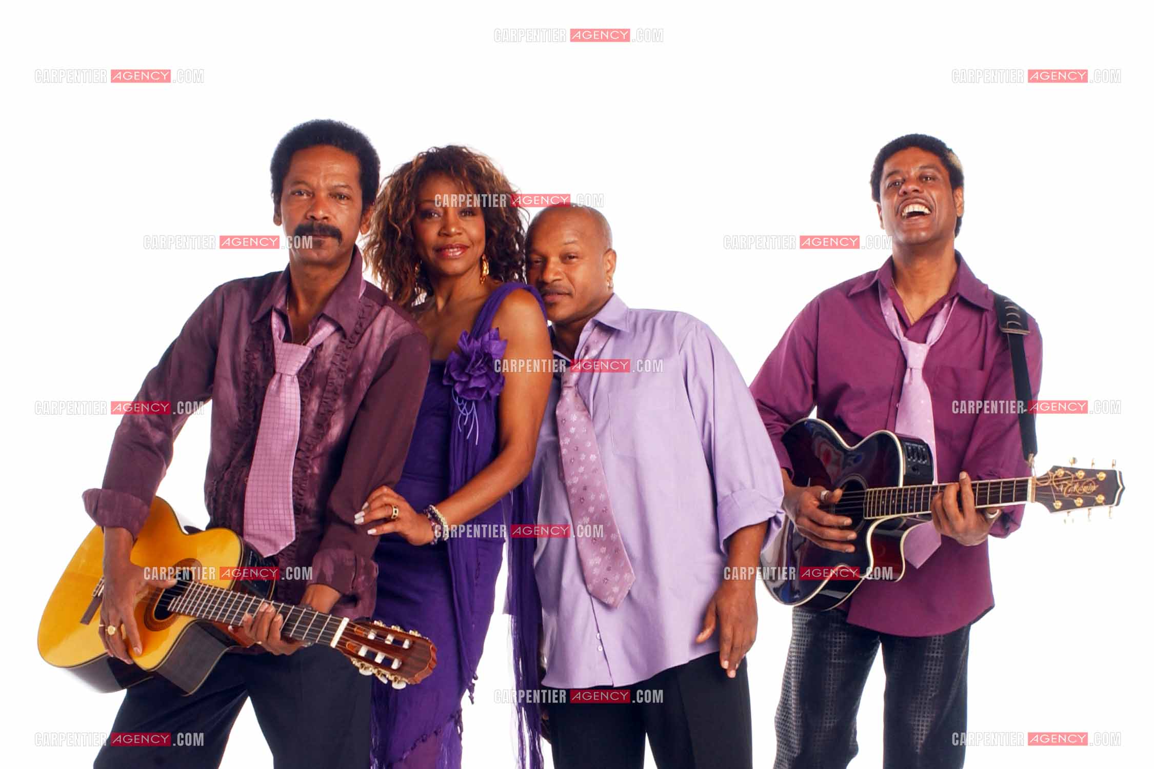 Le groupe " La Compagnie Créole " ( Clémence Bringtown la chanteuse du groupe, José Sébéloué, Guy Bevert, et Julien Tarquin ) lors d'une séance photos en studio.  ( Exclusif )