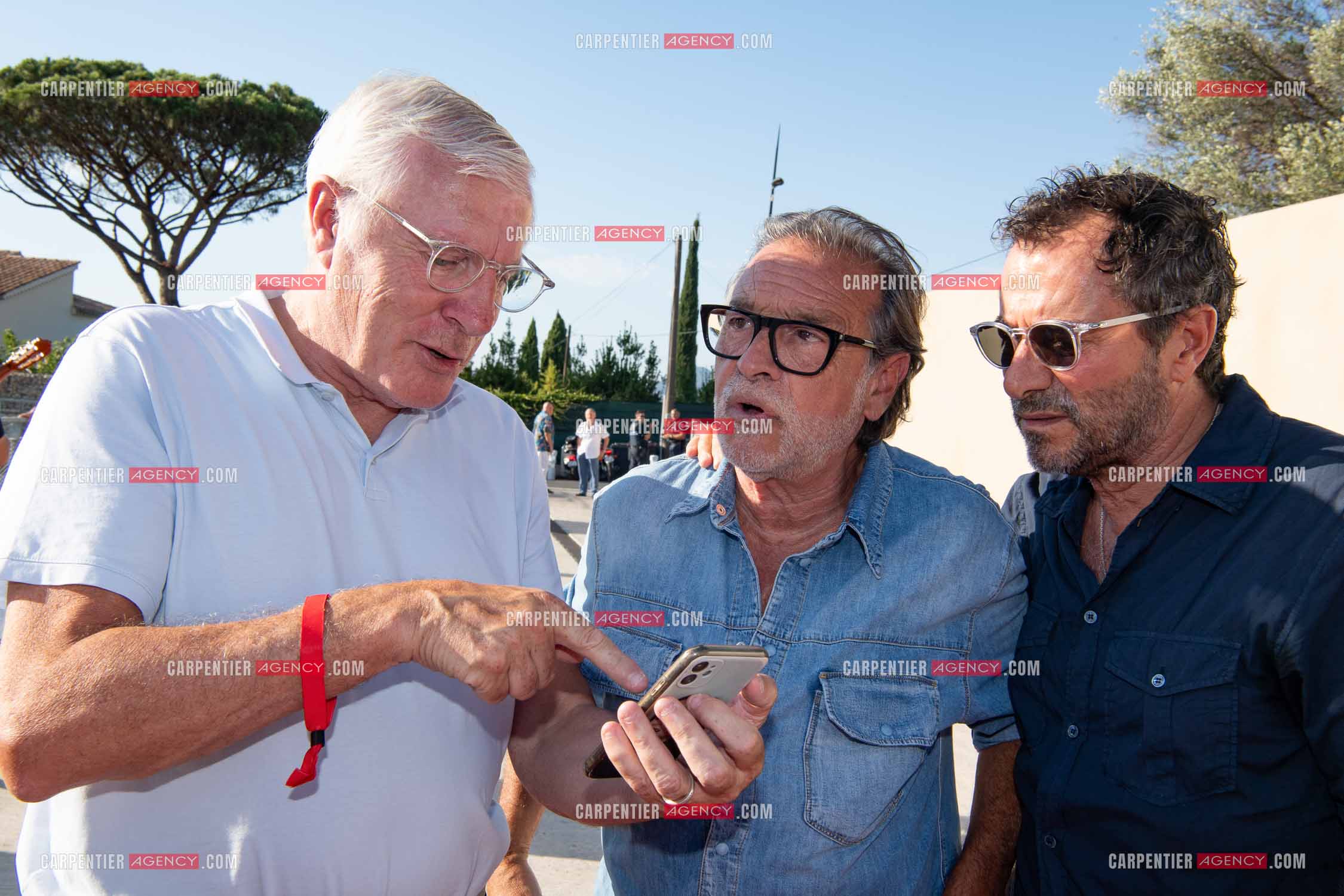 Inauguration du stade Marcel Aubour de St Tropez en présence de Marcel Aubour agé de 83 ans et entouré de tous ses amis les footballeurs.Luis Fernandez, Félix Gray et L'animateur Bernard Montiel.