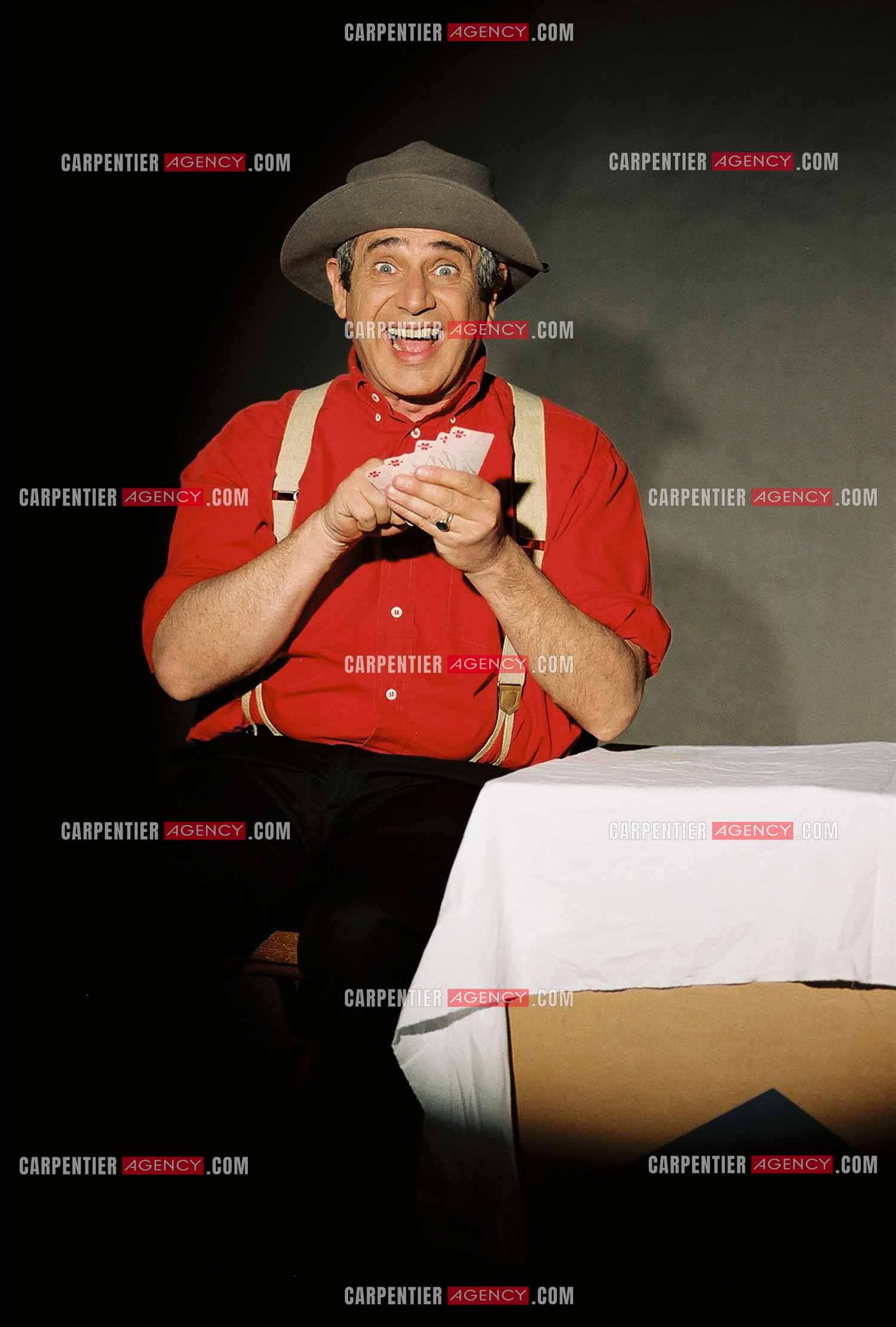 L'humoriste Michel Boujenah en studio photo pour la réalisation de l'affiche de son nouveau spectacle " Les Magnifiques “.    ( Exclusif )