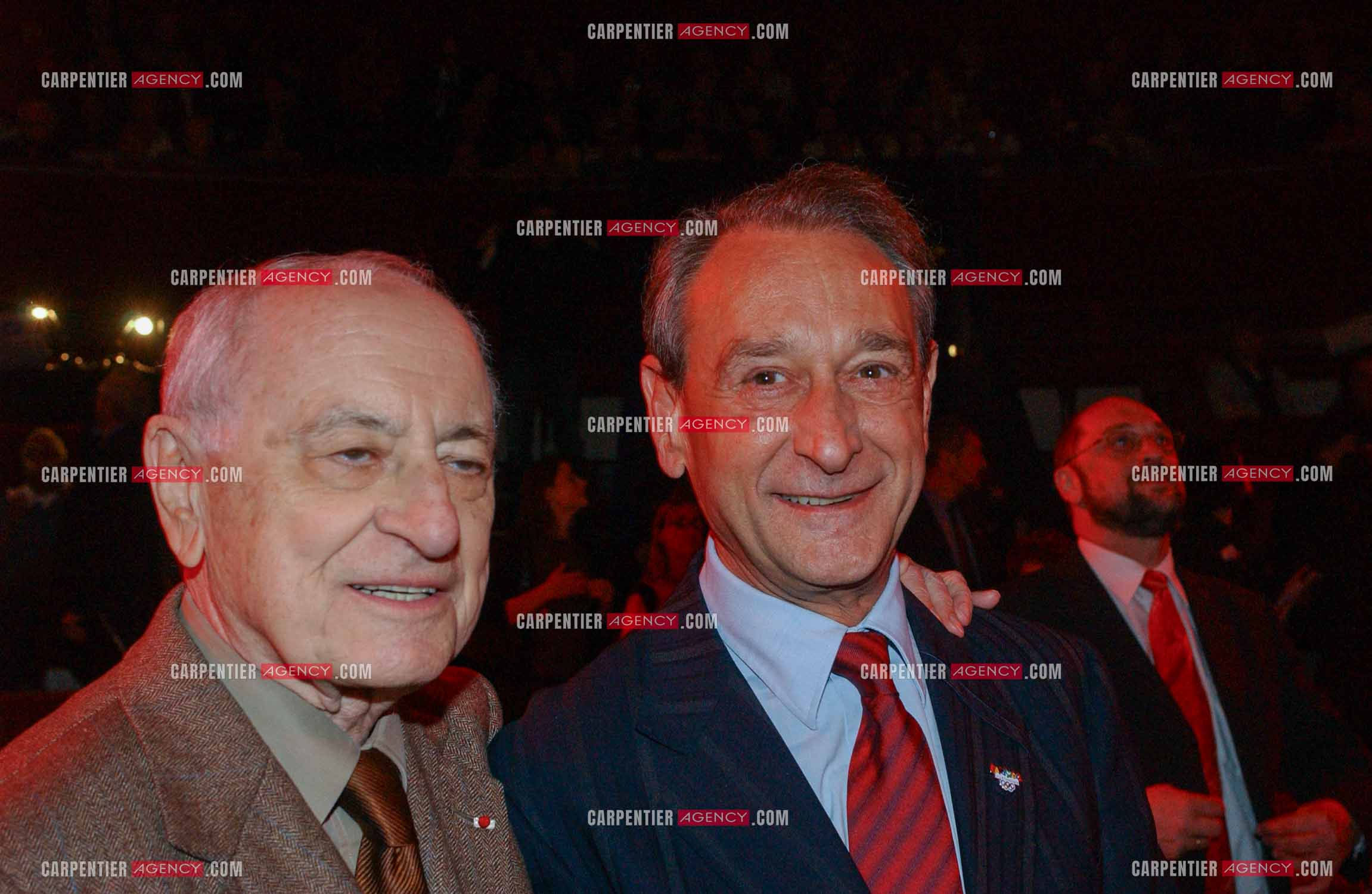 Grand meeting " OUI A L'EUROPE SOCIALE “ à Paris réunissant la Gauche le 18 Mai 2005.Bertrand Delanoë.et Pierre Bergé.