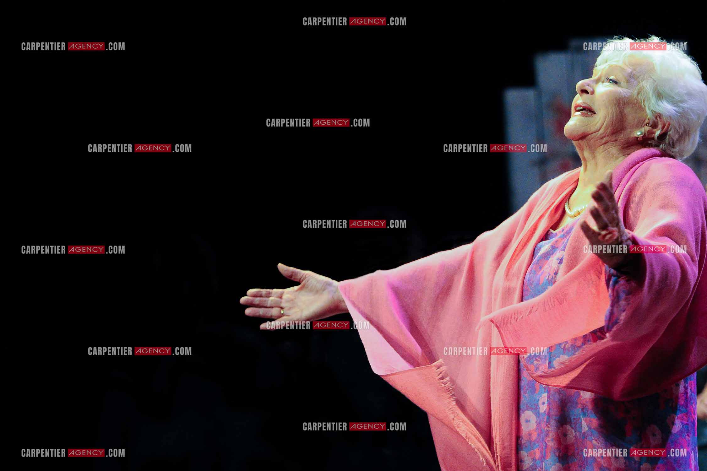 Line Renaud lors de la dernière représentation de HAROLD & MAUD au Théâtre St Antoine.                  ( Exclusif )