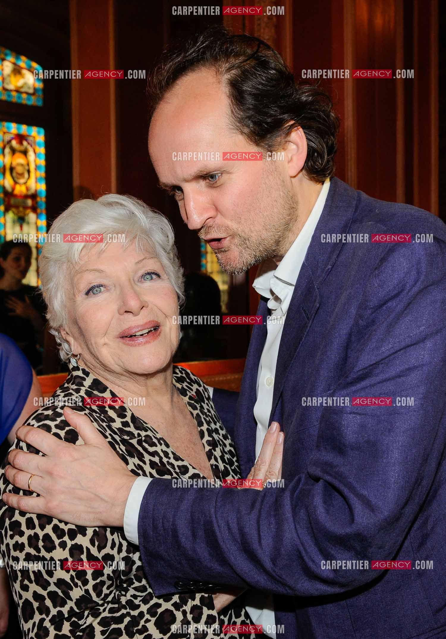 Line Renaud lors de la dernière représentation de HAROLD & MAUD au Théâtre  Antoine. Ici, Line et Jean-Marc Dumontet.  ( Exclusif )