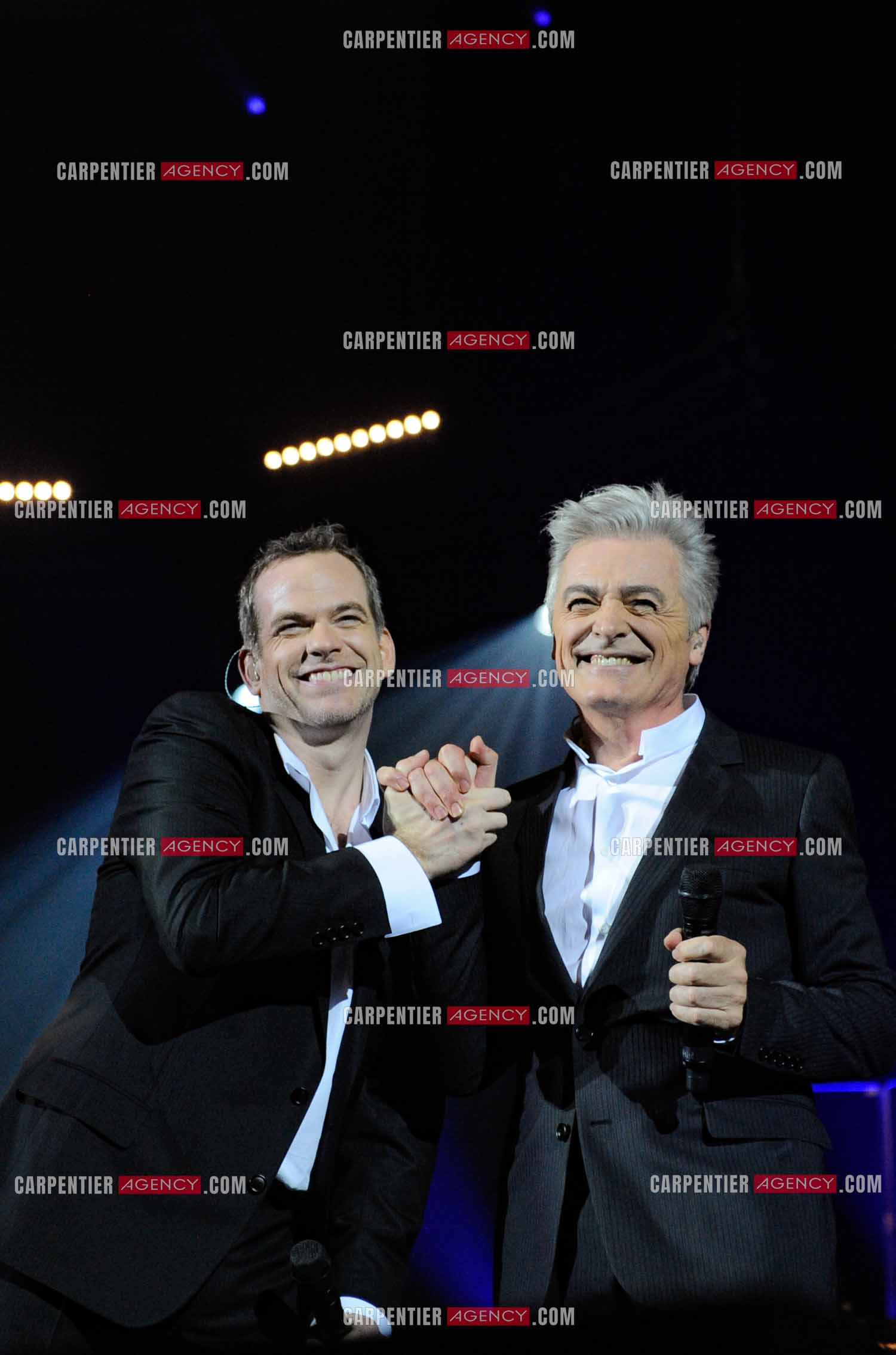 Évènement sur deux jours au POPB de Paris Bercy, la troupe originale de la comédie musicale Notre Dame de Paris. Les chanteurs Garou et Daniel Lavoie.