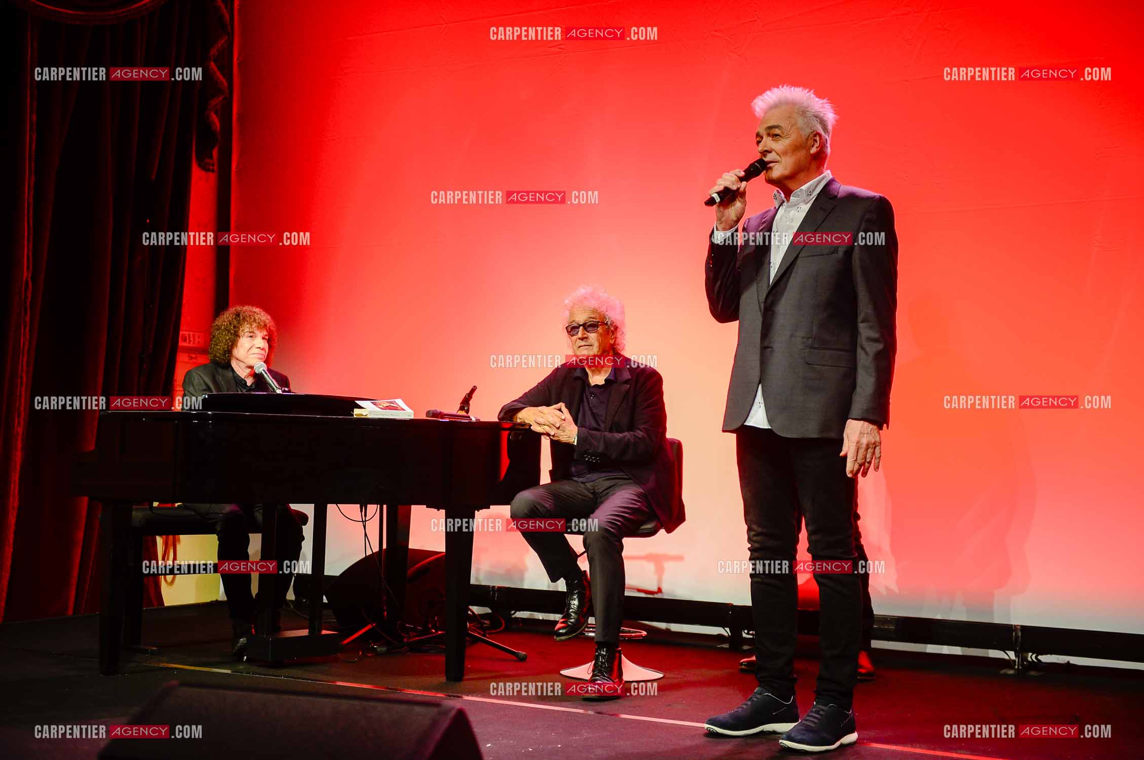 25 èm anniversaire de la comédie musicale Notre Dame de Paris. Nouvelle version depuis 2016. Sous les regards des deux auteurs Richard Cocciante et Luc Plamondon, Daniel Lavoie pour le rôle de Frollo.       ( Exclusif )