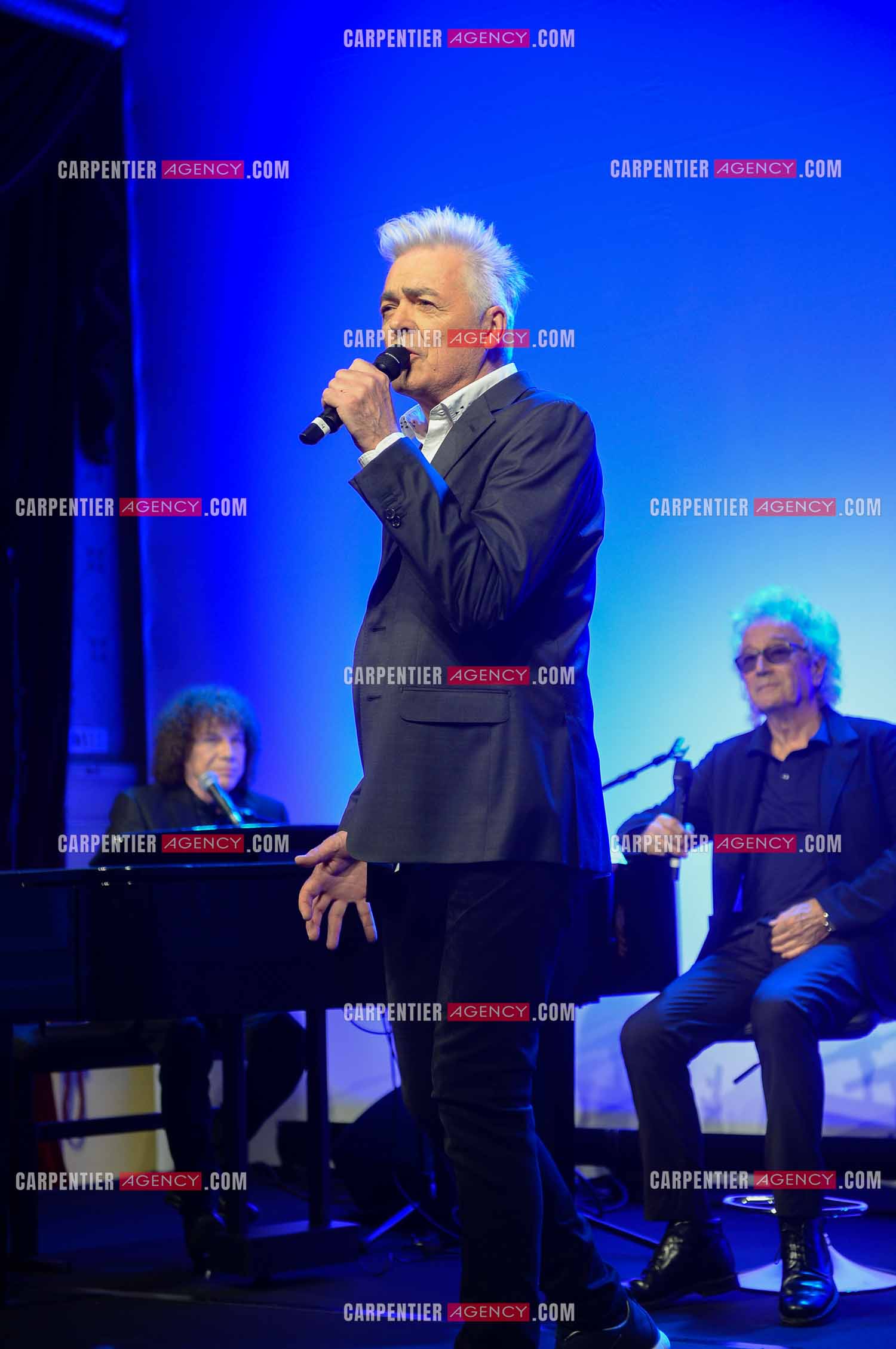 25 èm anniversaire de la comédie musicale Notre Dame de Paris. Nouvelle  version depuis 2016. Sous les regards des deux auteurs Richard Cocciante et Luc Plamondon, Daniel Lavoie pour le rôle du curé Frollo.  ( Exclusif )