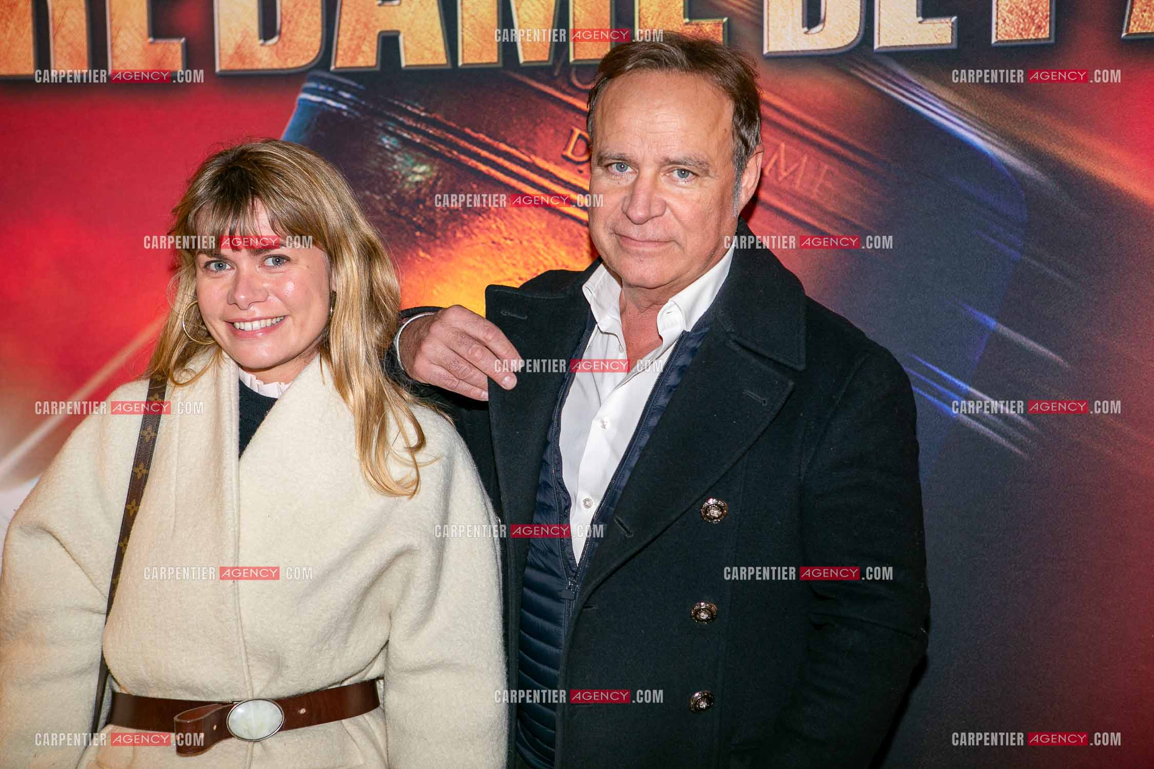 Générale de la comédie musicale Notre Dame de Paris au Palais des Congrés de Paris le 23 Nov 2023. Le chroniqueur Fabien Lecoeuvre et sa fille Sarah.