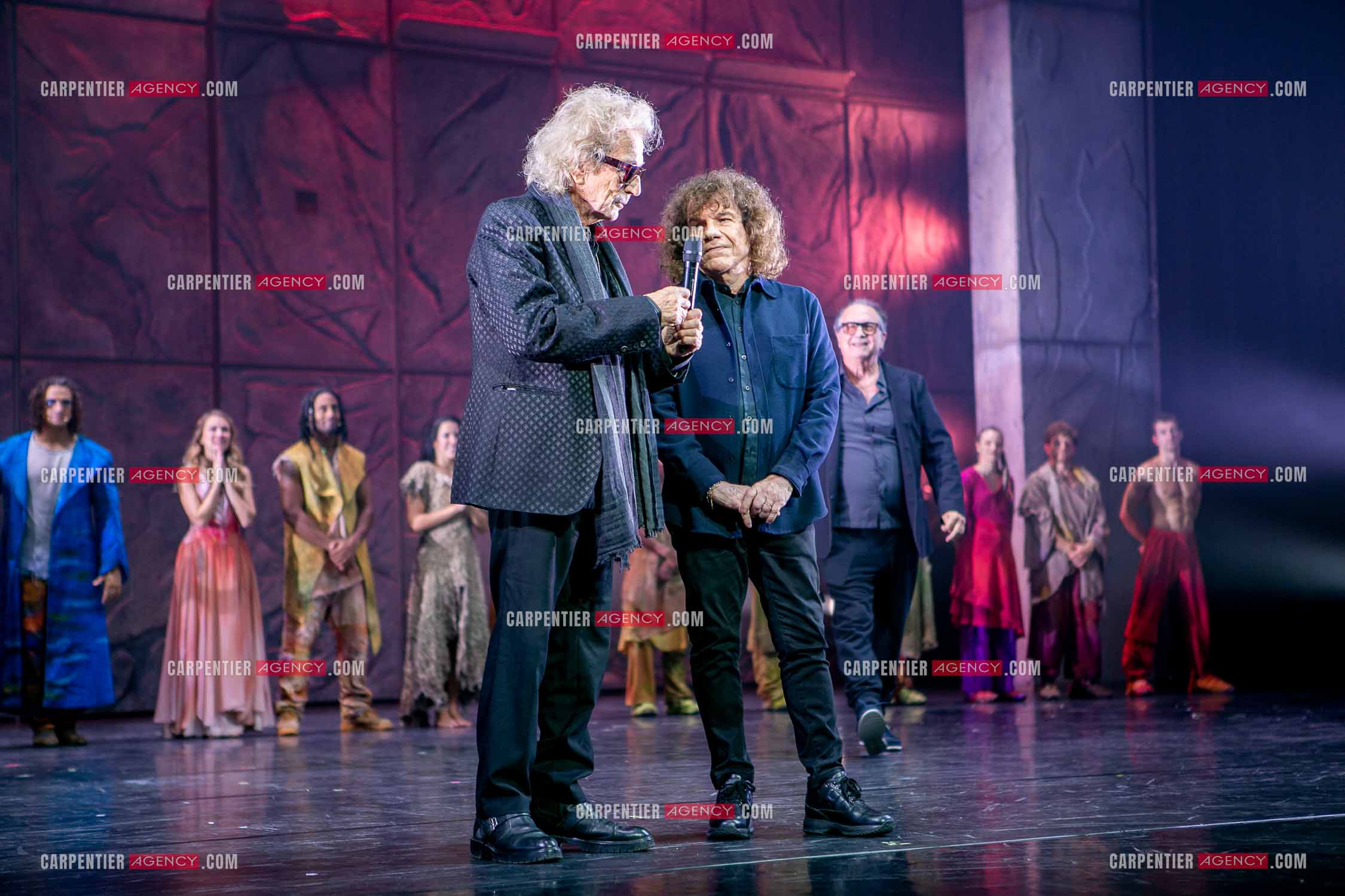 Générale de la comédie musicale Notre Dame de Paris au Palais des Congrés de Paris le 23 Nov 2023. Les deux auteurs de cette comédie musicale Luc Plamondon et Richard Cocciante.