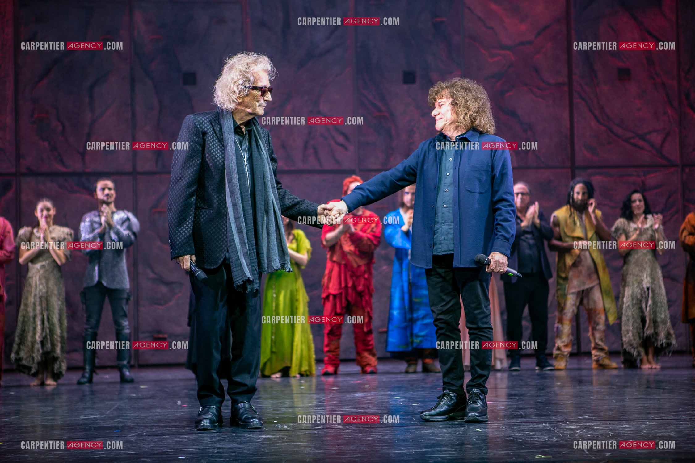 Générale de la comédie musicale Notre Dame de Paris au Palais des Congrés de Paris le 23 Nov 2023. Les deux auteurs de cette comédie musicale Luc Plamondon et Richard Cocciante.