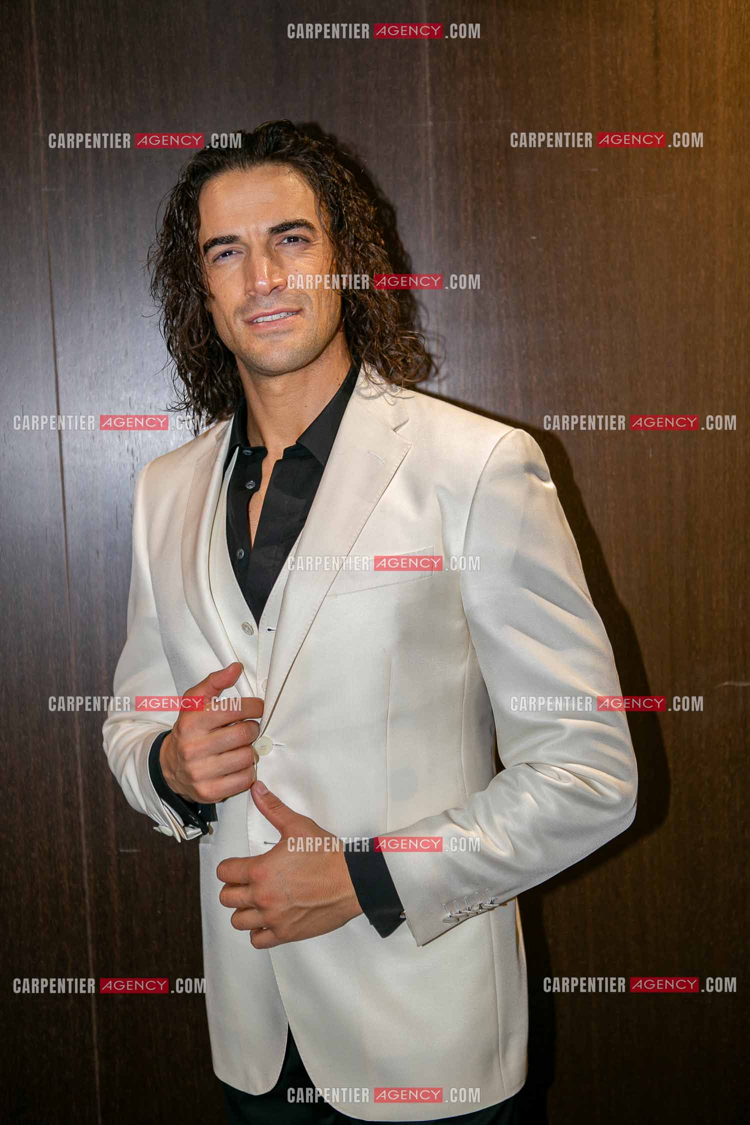 Générale de la comédie musicale Notre Dame de Paris au Palais des Congrés de Paris le 23 Nov 2023. Le chanteur Italien Gian Marco Schiaretti ( Gringoire ).