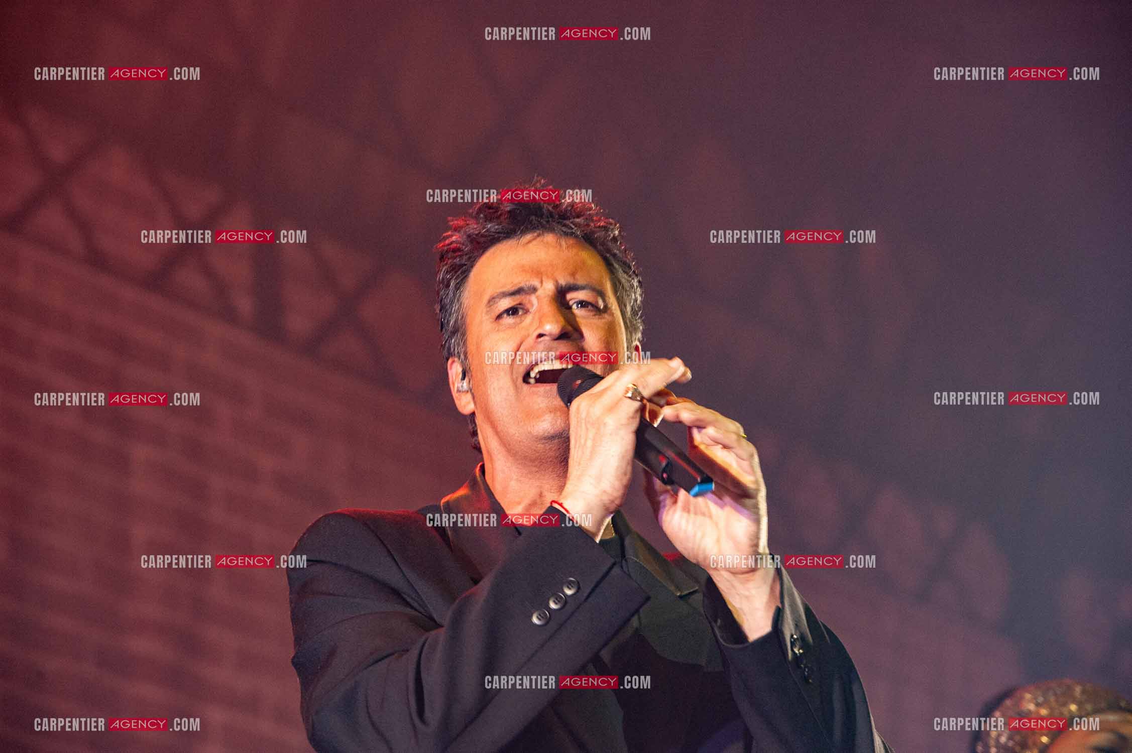 Le chanteur Phil Barney connu pour son tube “ Un enfant de toi “ dans la tournée RFM LOVE 80 au Zénith de Paris en 2010.      ( Exclusif )