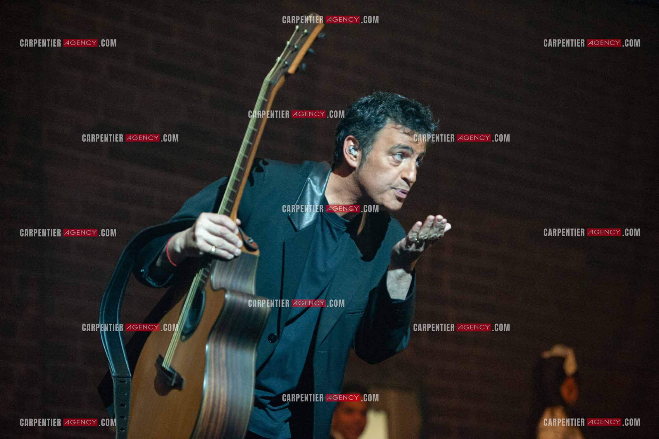 Le chanteur Phil Barney connu pour son tube “ Un enfant de toi “ dans la tournée RFM LOVE 80 au Zénith de Paris en 2010.      ( Exclusif )