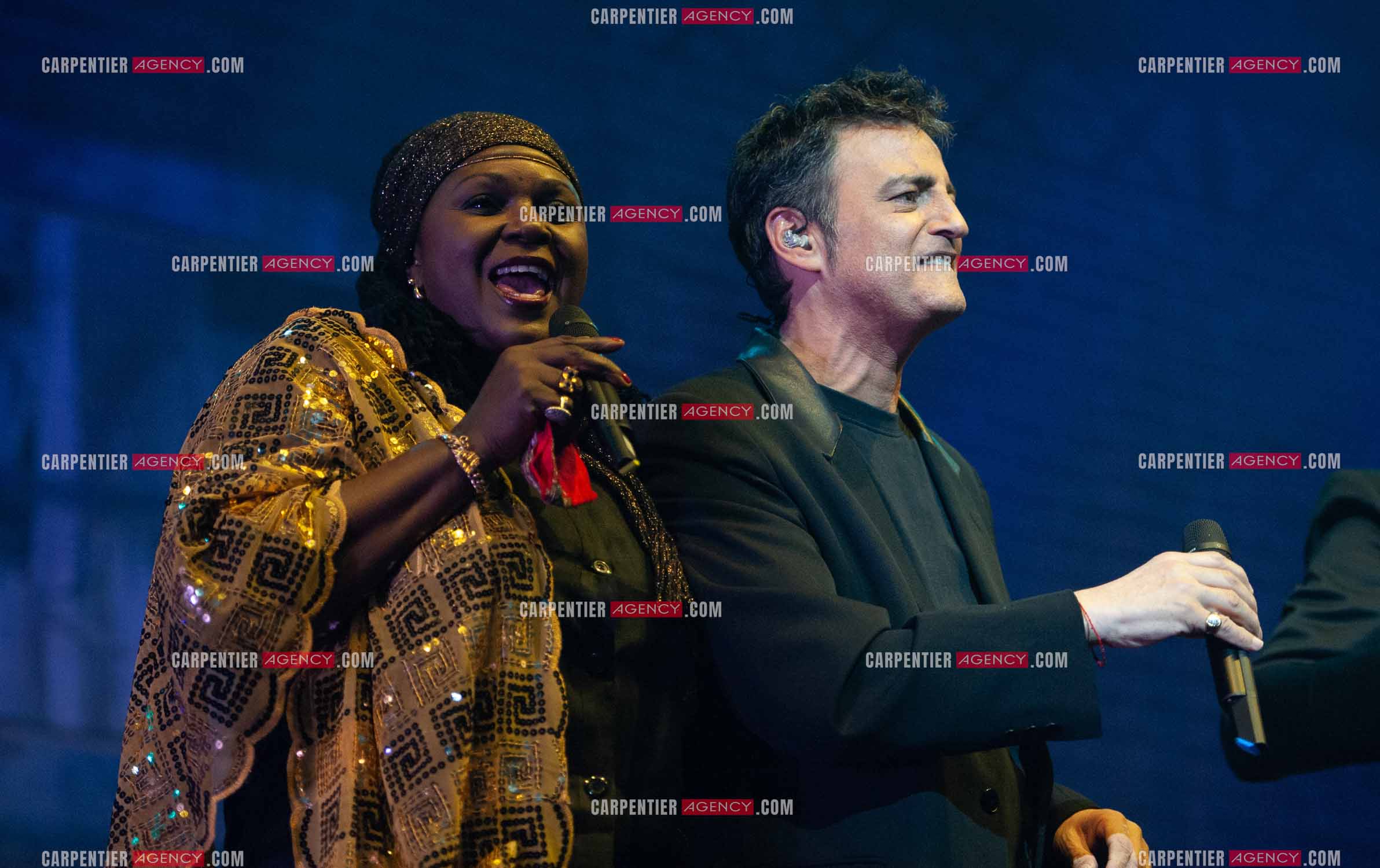 Le chanteur Phil Barney connu pour son tube “ Un enfant de toi “ en duo avec la chanteuse BIBIE dans la tournée RFM LOVE 80 au Zénith de Paris en 2010.      ( Exclusif )