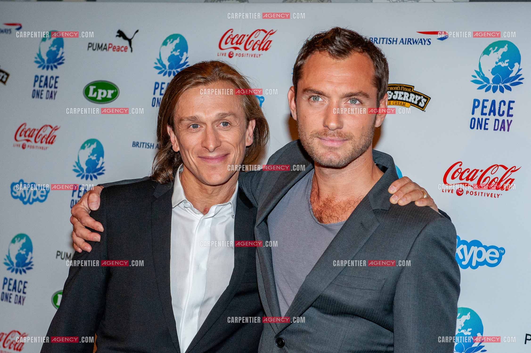 Concert au Zénith de Paris donné pour la journée internationale de la paix. Le fondateur de “ PEACE ONE DAY “ Jeremy Gilley et l'acteur Jude Law.    ( Exclusif )