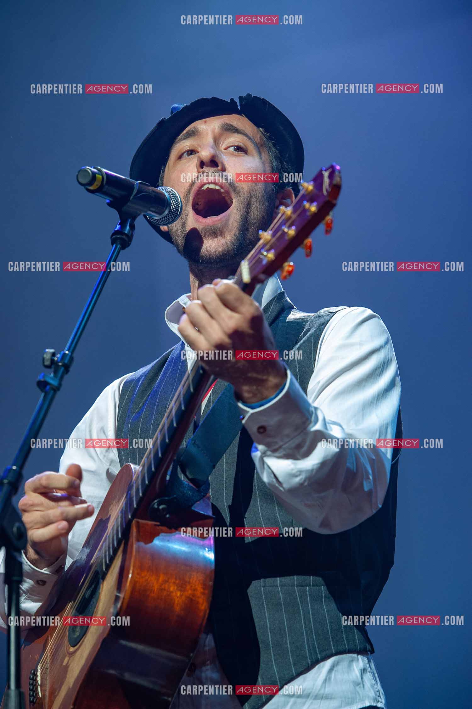 Concert au Zénith de Paris donné pour la journée internationale de la paix. Le chanteur Anglais Charlie Winston.                                           ( Exclusif )