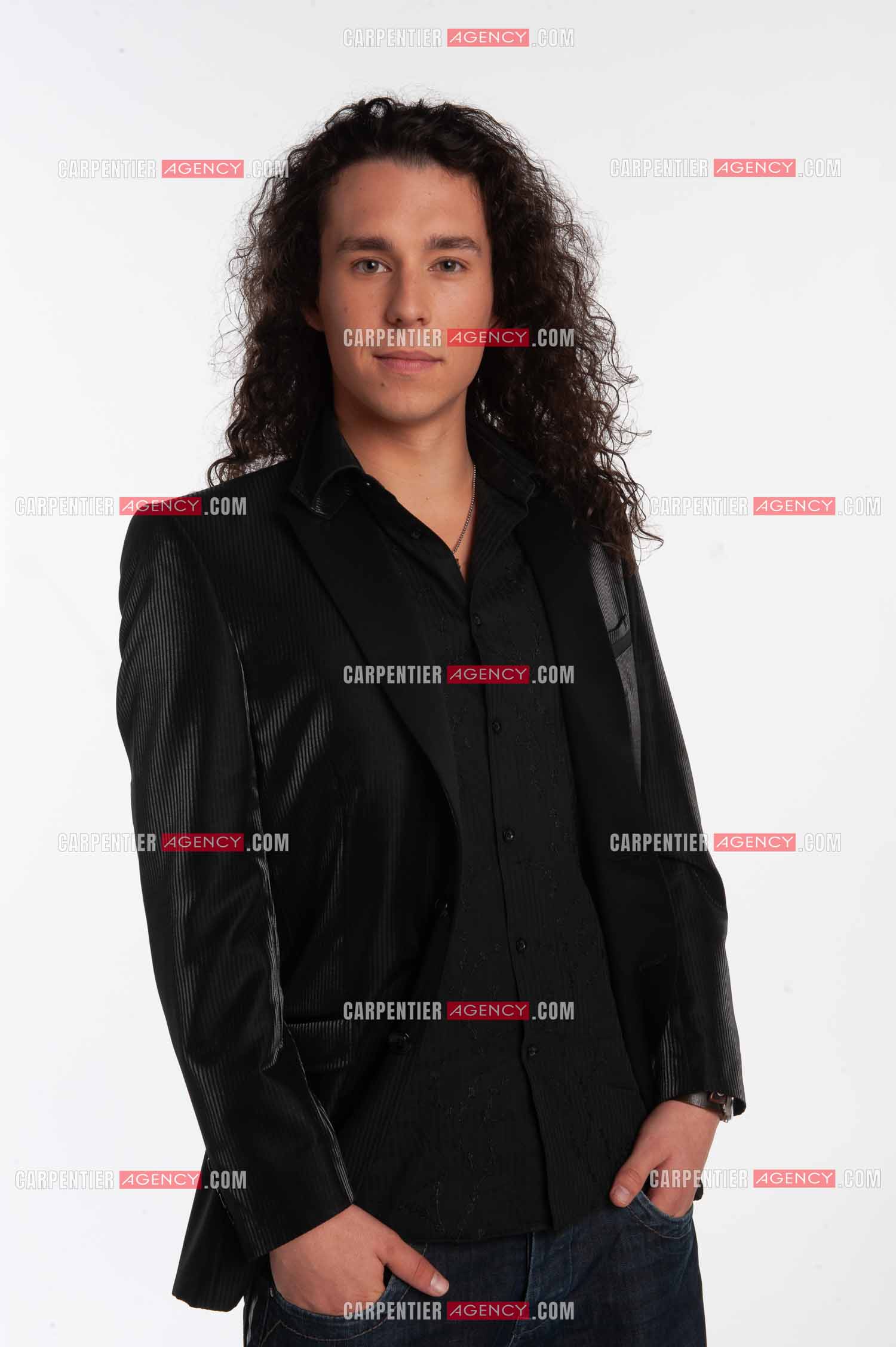 La nouvelle troupe d'artistes pour interprèter la comédie musicale “ Roméo et Juliette “ version 2010. John Eyzen pour le rôle de Mercutio.          ( Exclusif )