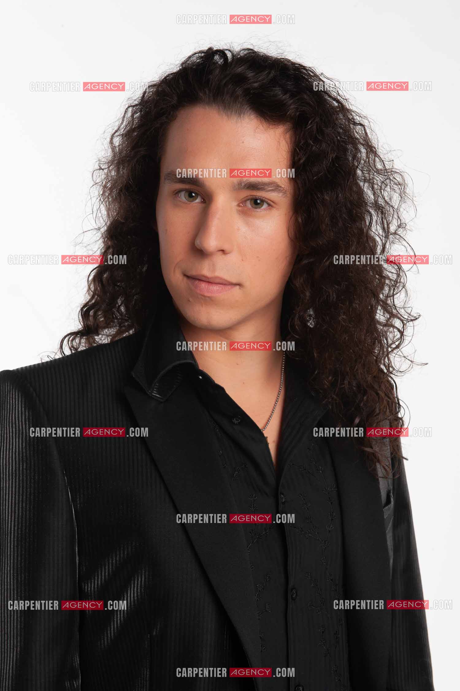 La nouvelle troupe d'artistes pour interprèter la comédie musicale “ Roméo et Juliette “ version 2010. John Eyzen pour le rôle de Mercutio.          ( Exclusif )