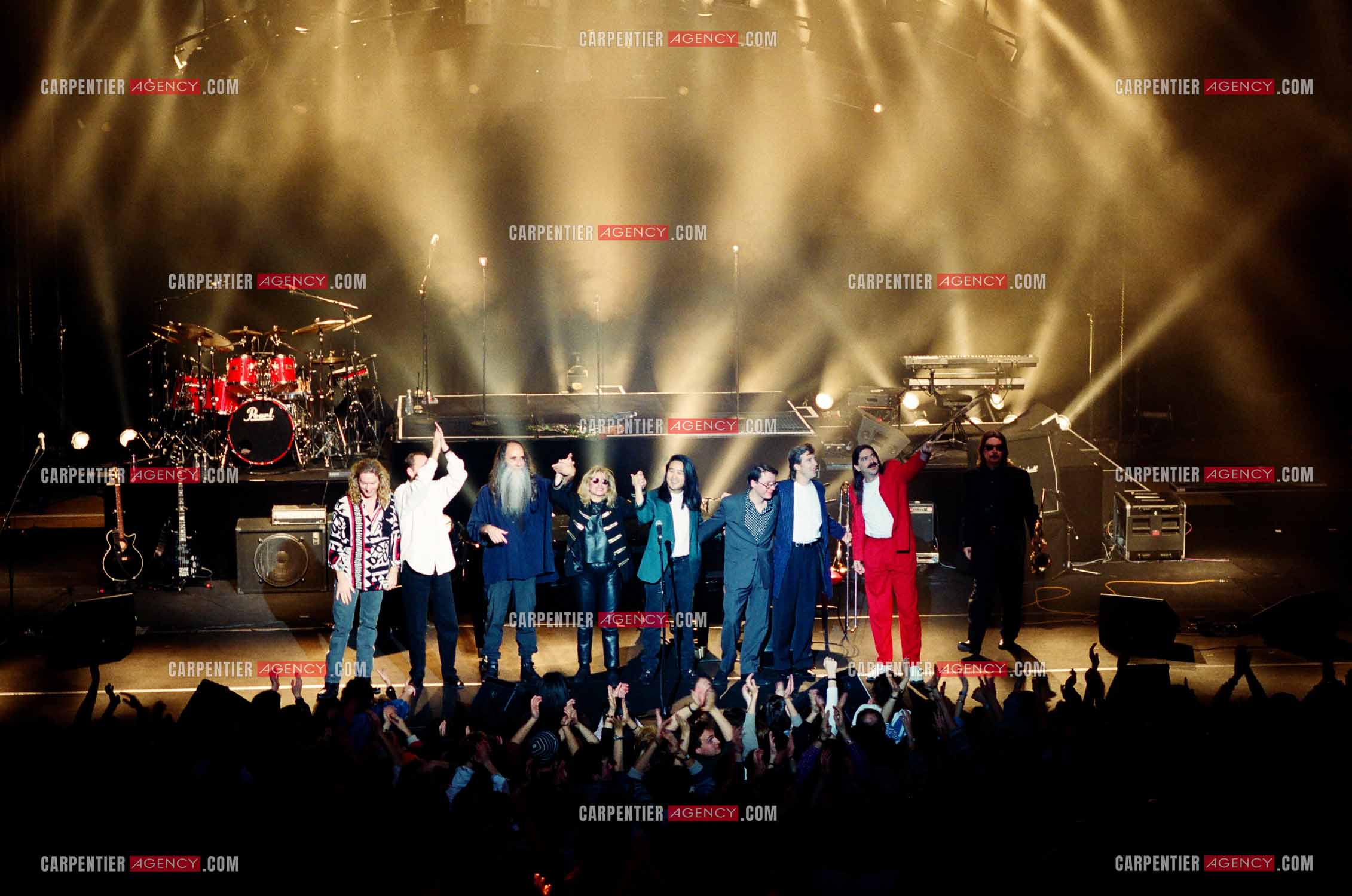 Véronique Sanson lors du final de son concert à l'Olympia en 1994.