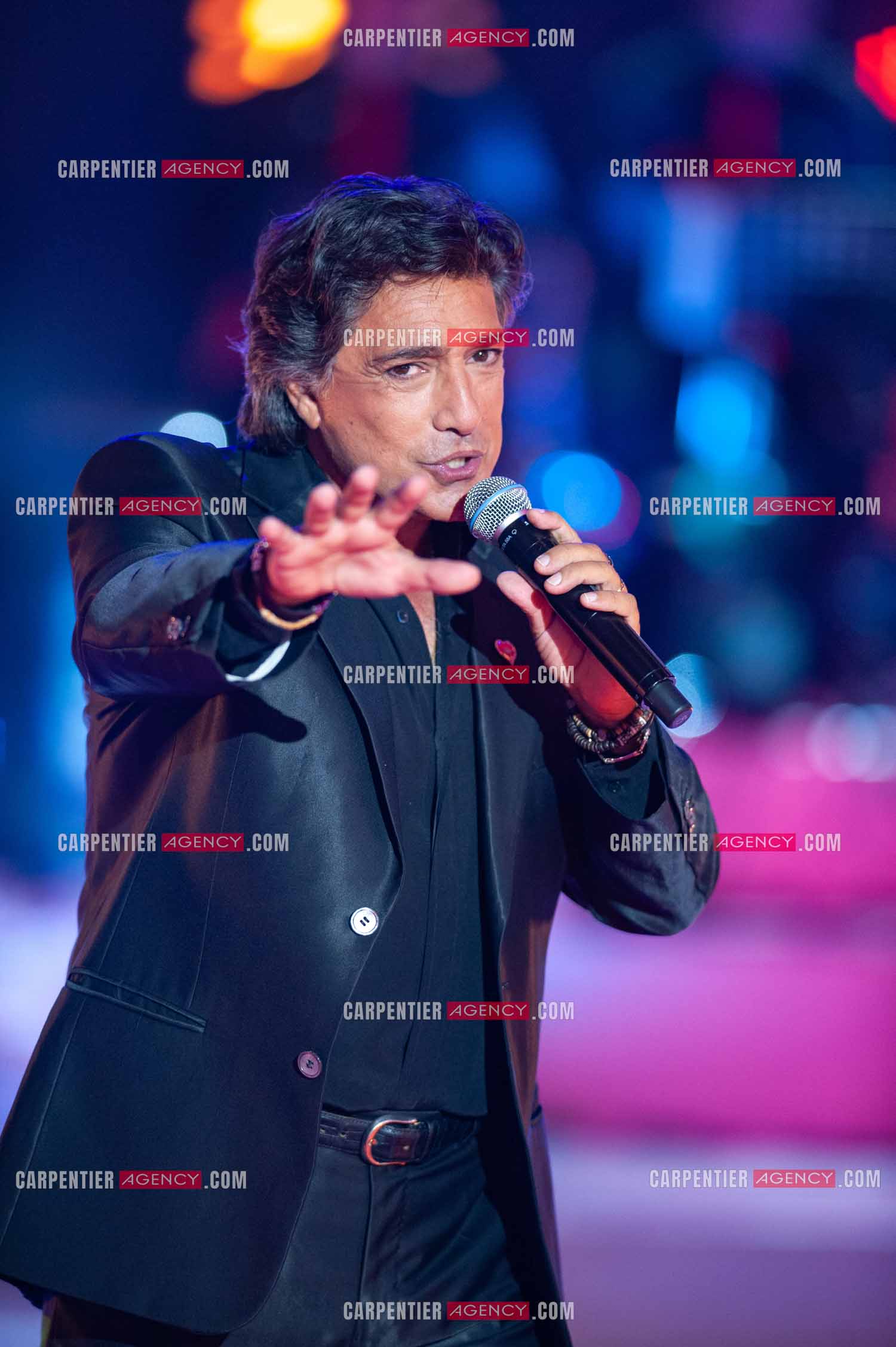 Le chanteur Frédéric François lors du Télé Vie à Bruxelles en Belgique le 07 mai 2011.