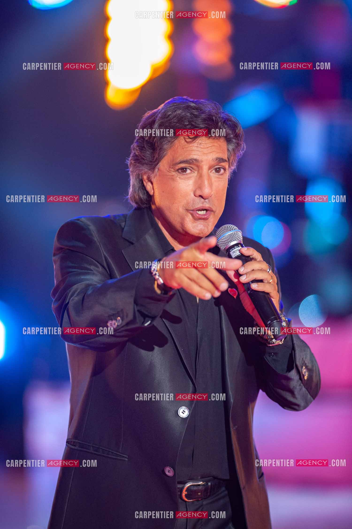 Le chanteur Frédéric François lors du Télé Vie à Bruxelles en Belgique le 07 mai 2011.