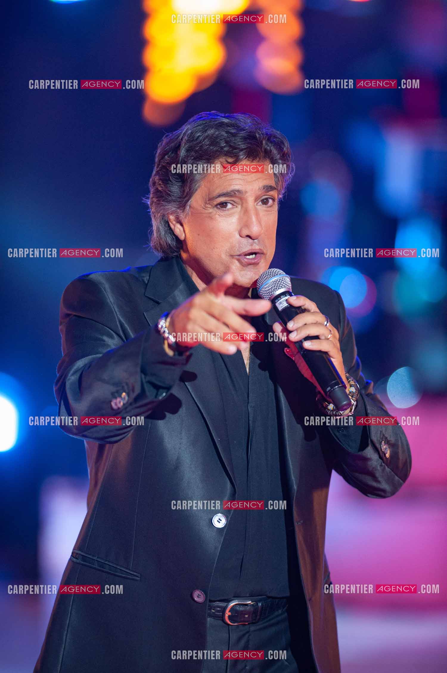 Le chanteur Frédéric François lors du Télé Vie à Bruxelles en Belgique le 07 mai 2011.