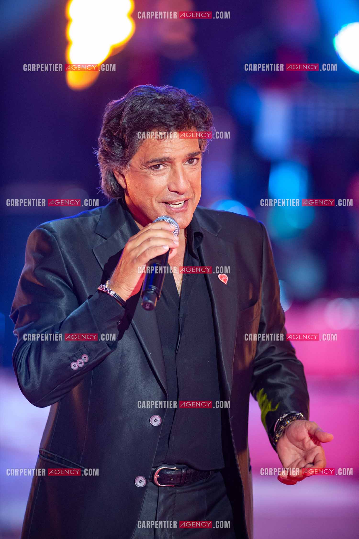 Le chanteur Frédéric François lors du Télé Vie à Bruxelles en Belgique le 07 mai 2011.