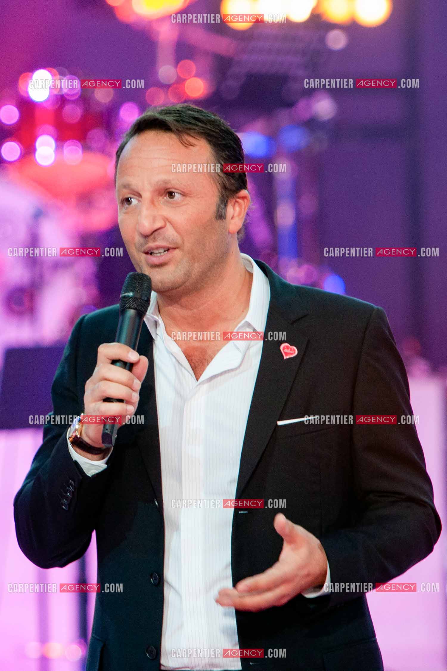 L'animateur Jacques Essebag dit Arthur lors du Télé Vie à Bruxelles en Belgique le 07 mai 2011.