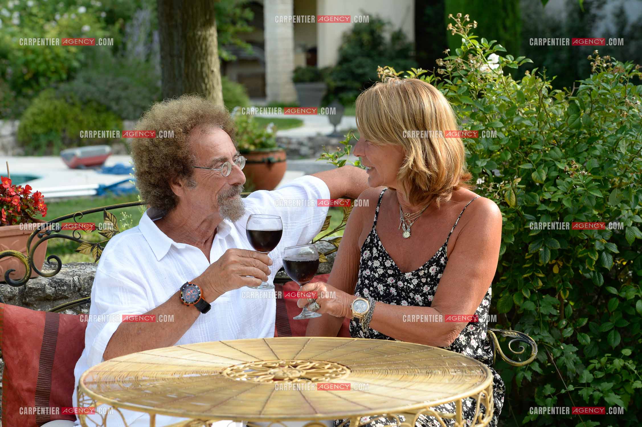 Jean Schultheis et sa femme sophie chez eux a Cavaillon le 12 Aout 2014.