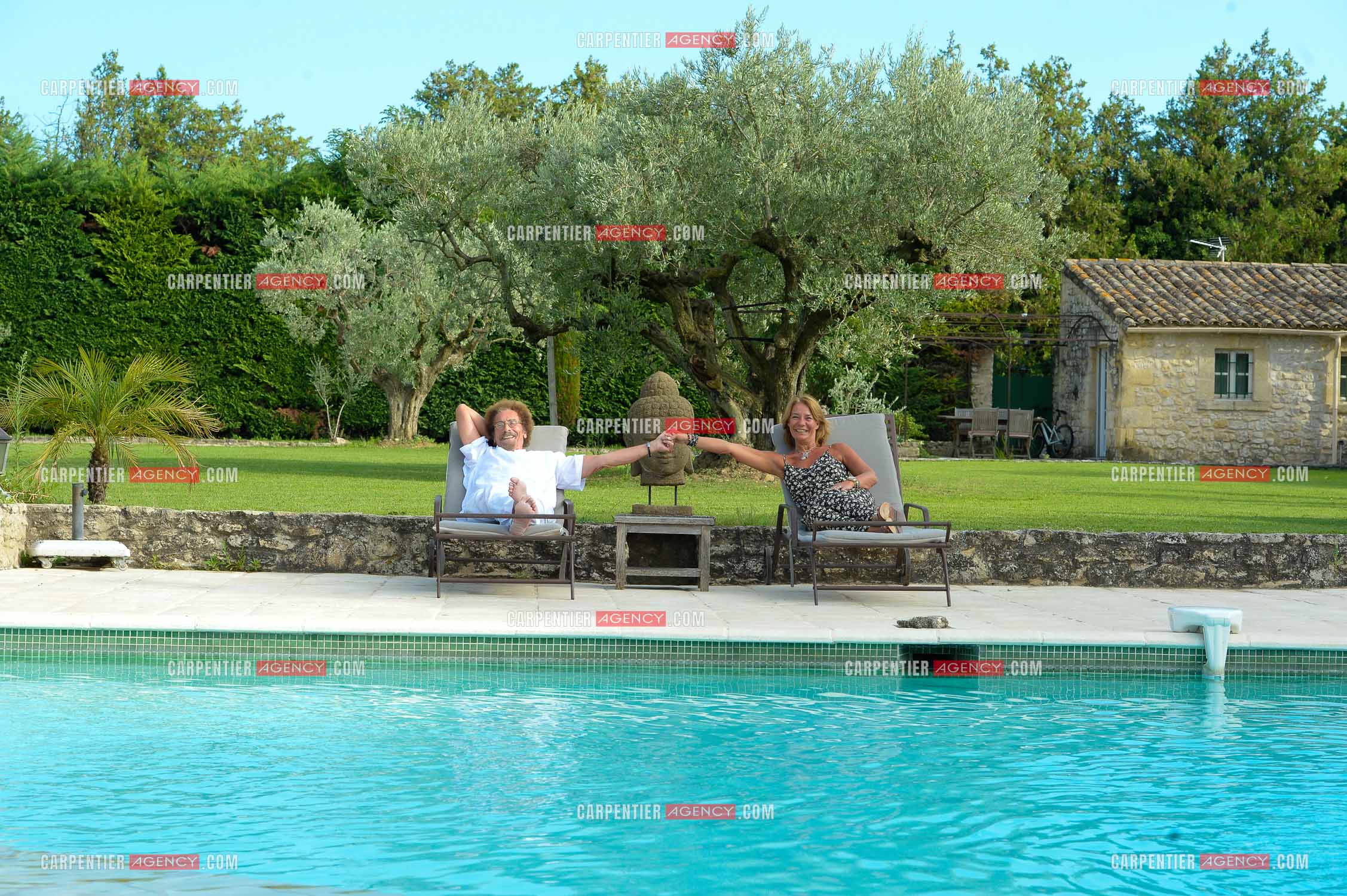 Jean Schultheis et sa femme sophie chez eux a Cavaillon le 12 Aout 2014.