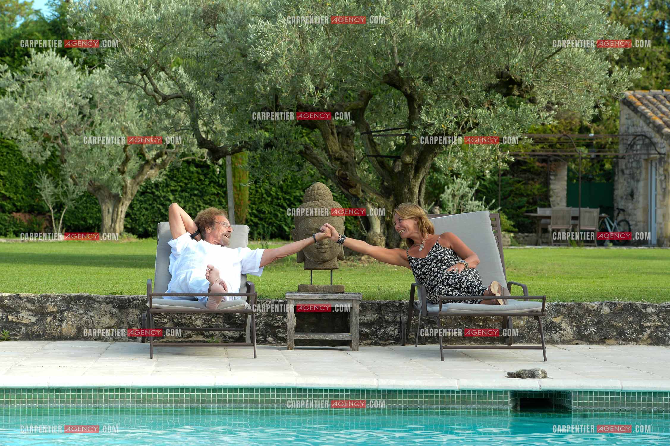 Jean Schultheis et sa femme sophie chez eux a Cavaillon le 12 Aout 2014.