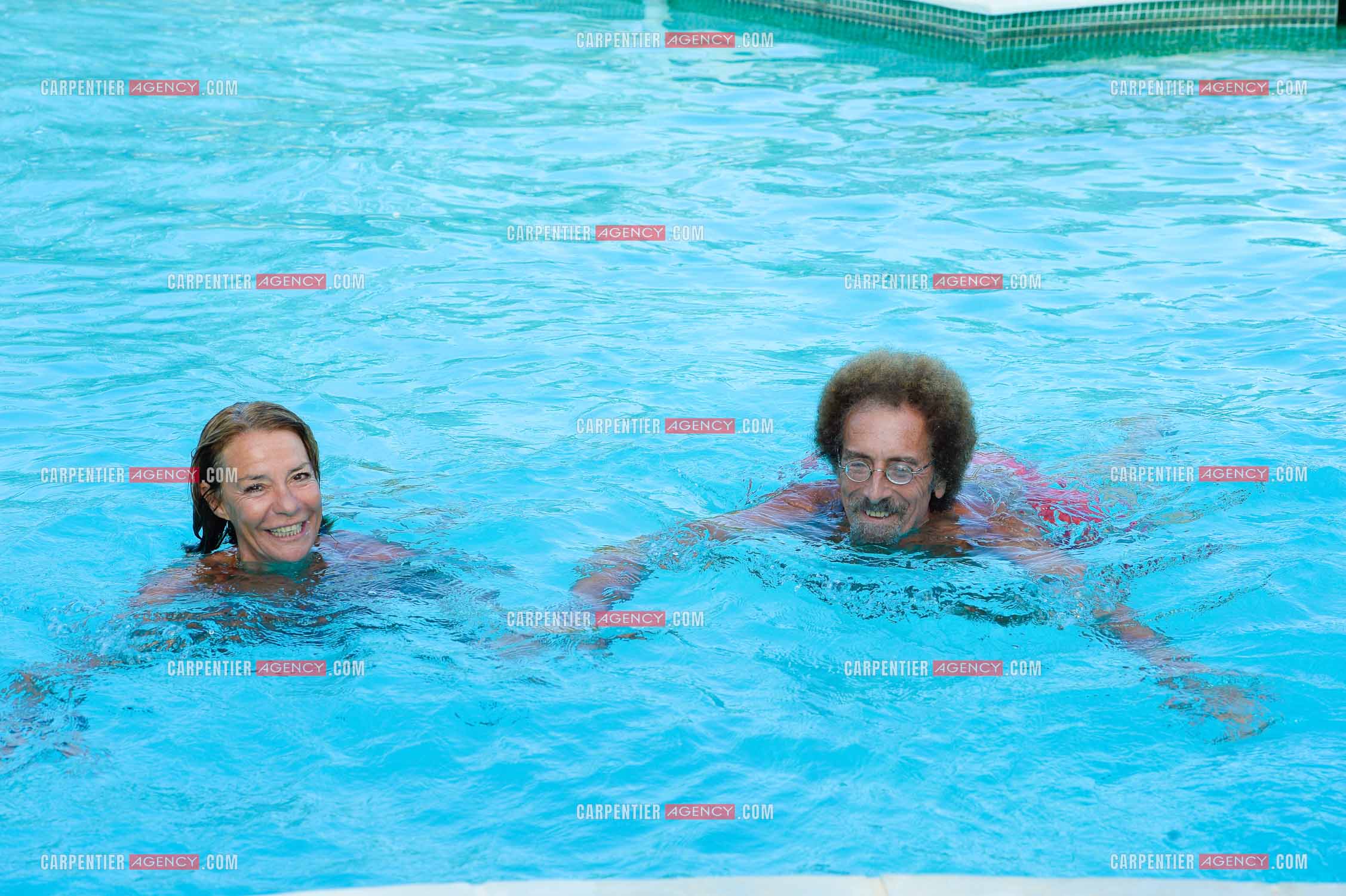 Jean Schultheis et sa femme sophie chez eux a Cavaillon le 12 Aout 2014.