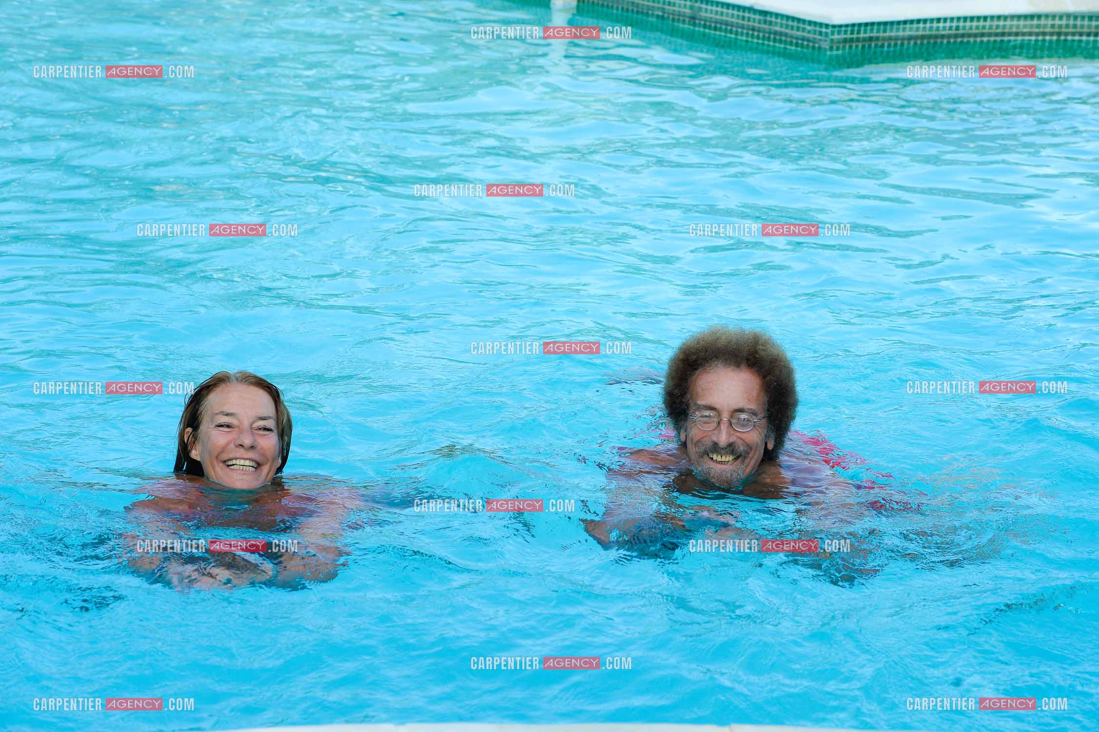 Jean Schultheis et sa femme sophie chez eux a Cavaillon le 12 Aout 2014.