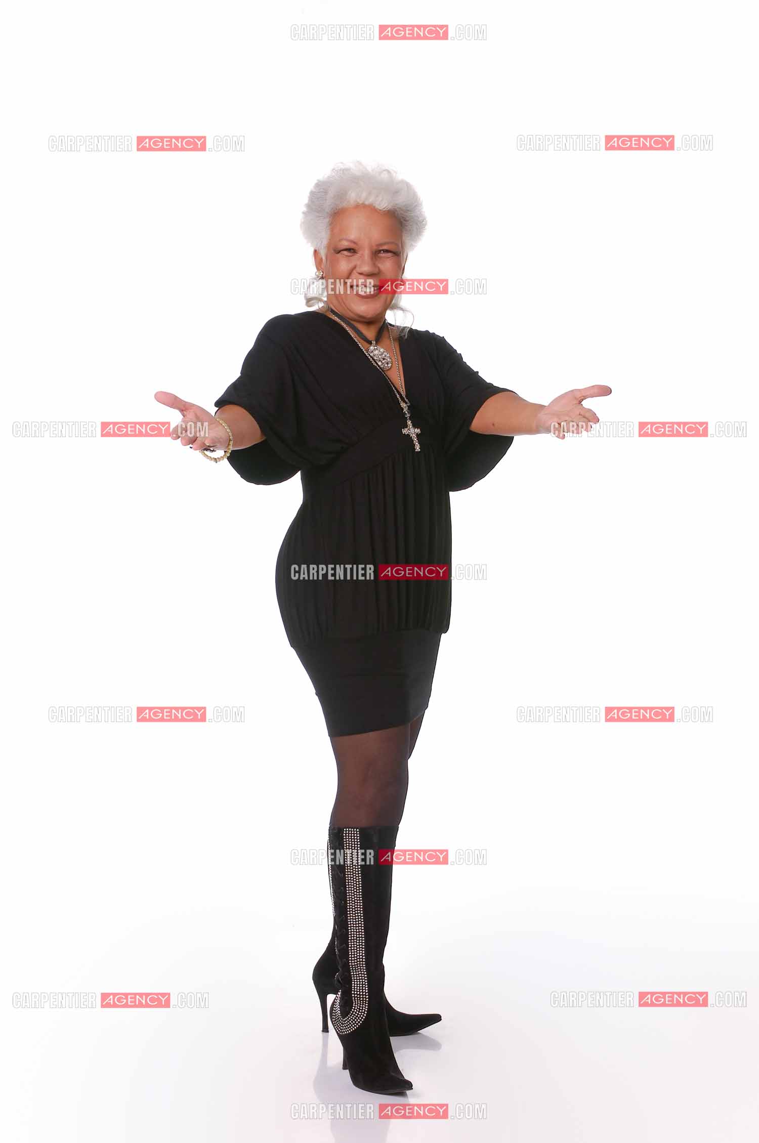 La chanteuse Kaoma, de son vrai nom Loalwa Braz, l'interprète de la chanson LA LAMBADA en séance photos a Paris. Assassinée le 19 janvier 2017.  ( Exclusif )