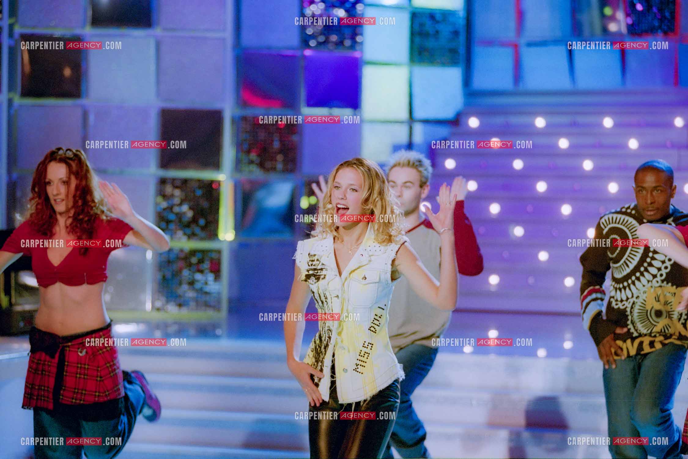 La chanteuse Lorie Pester lors de l'émission Hit Machine en 1997.  ( Exclusif )