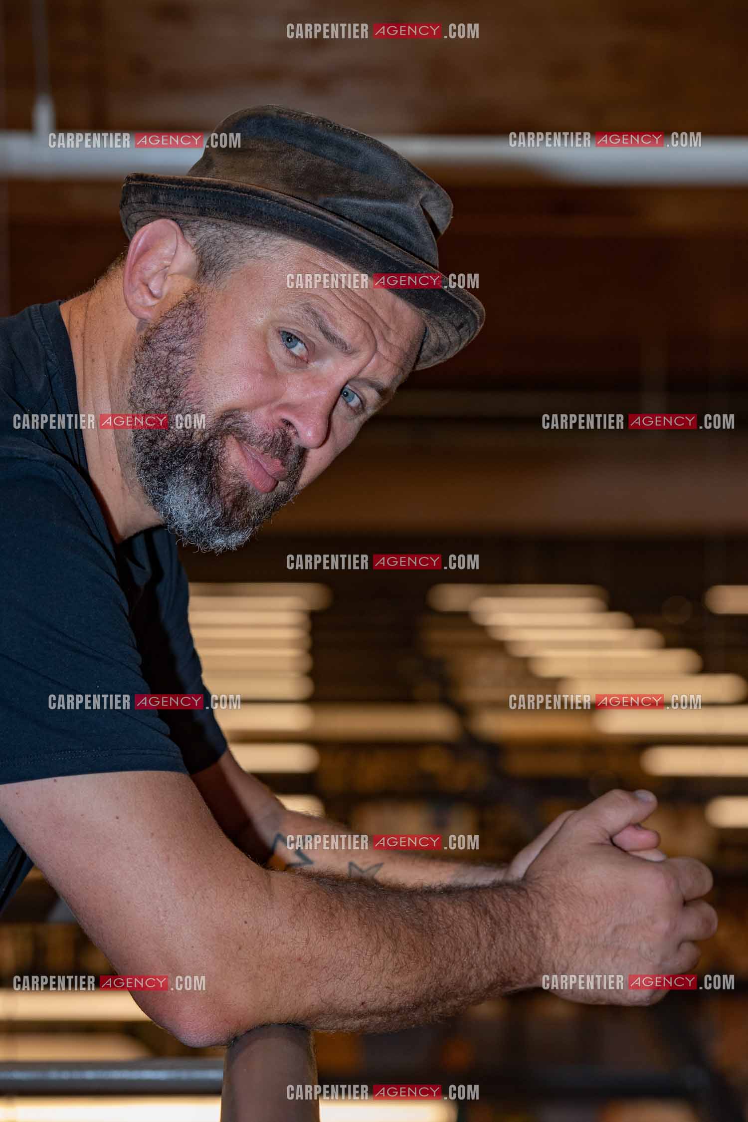 Le finaliste de The Voice saison 2022 Mister Mat de son vrai nom Mathieu Guillou lors de son Showcase au magasin Cultura de Toulon la Valette.    ( Exclusif )