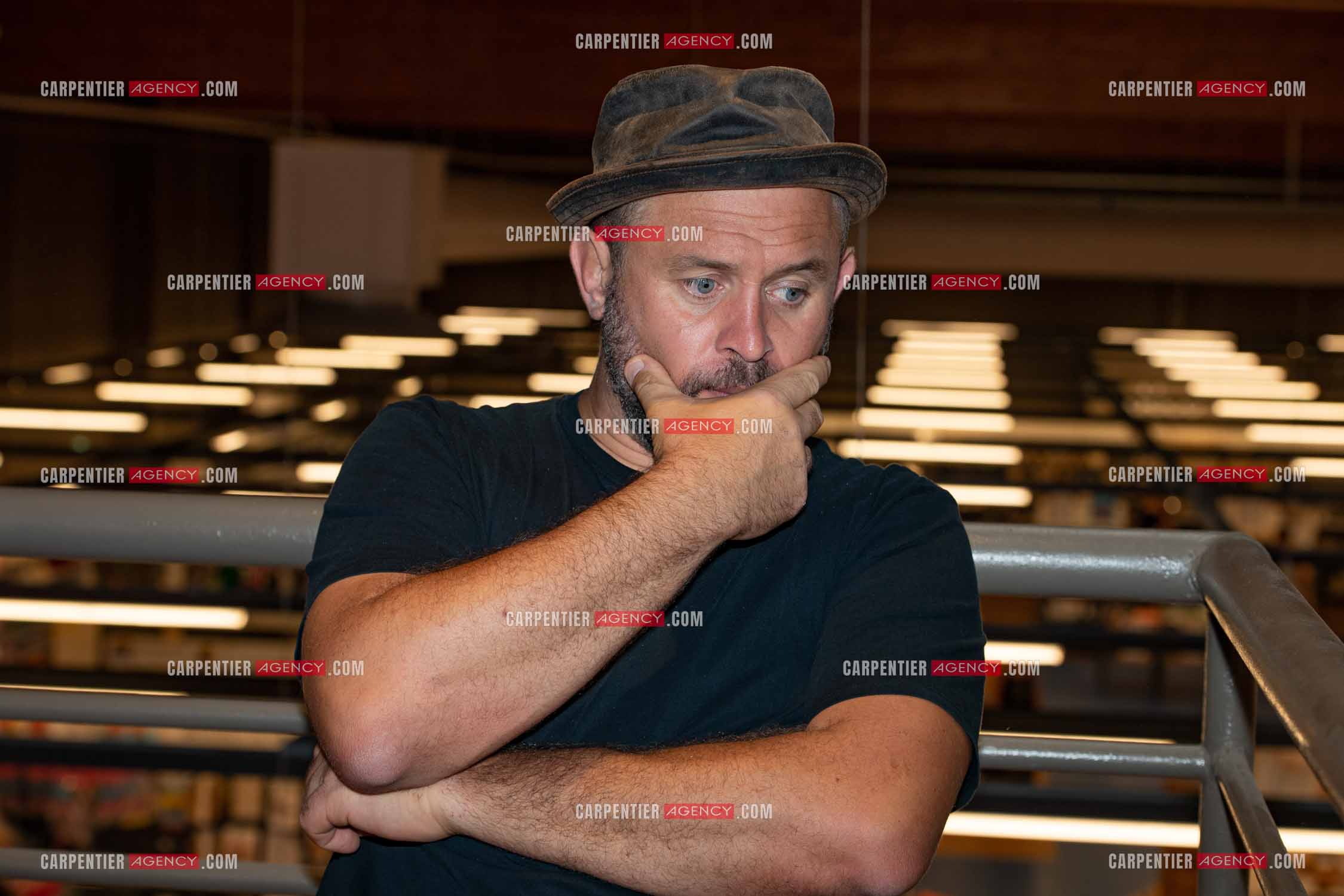 Le finaliste de The Voice saison 2022 Mister Mat de son vrai nom Mathieu Guillou lors de son Showcase au magasin Cultura de Toulon la Valette.    ( Exclusif )