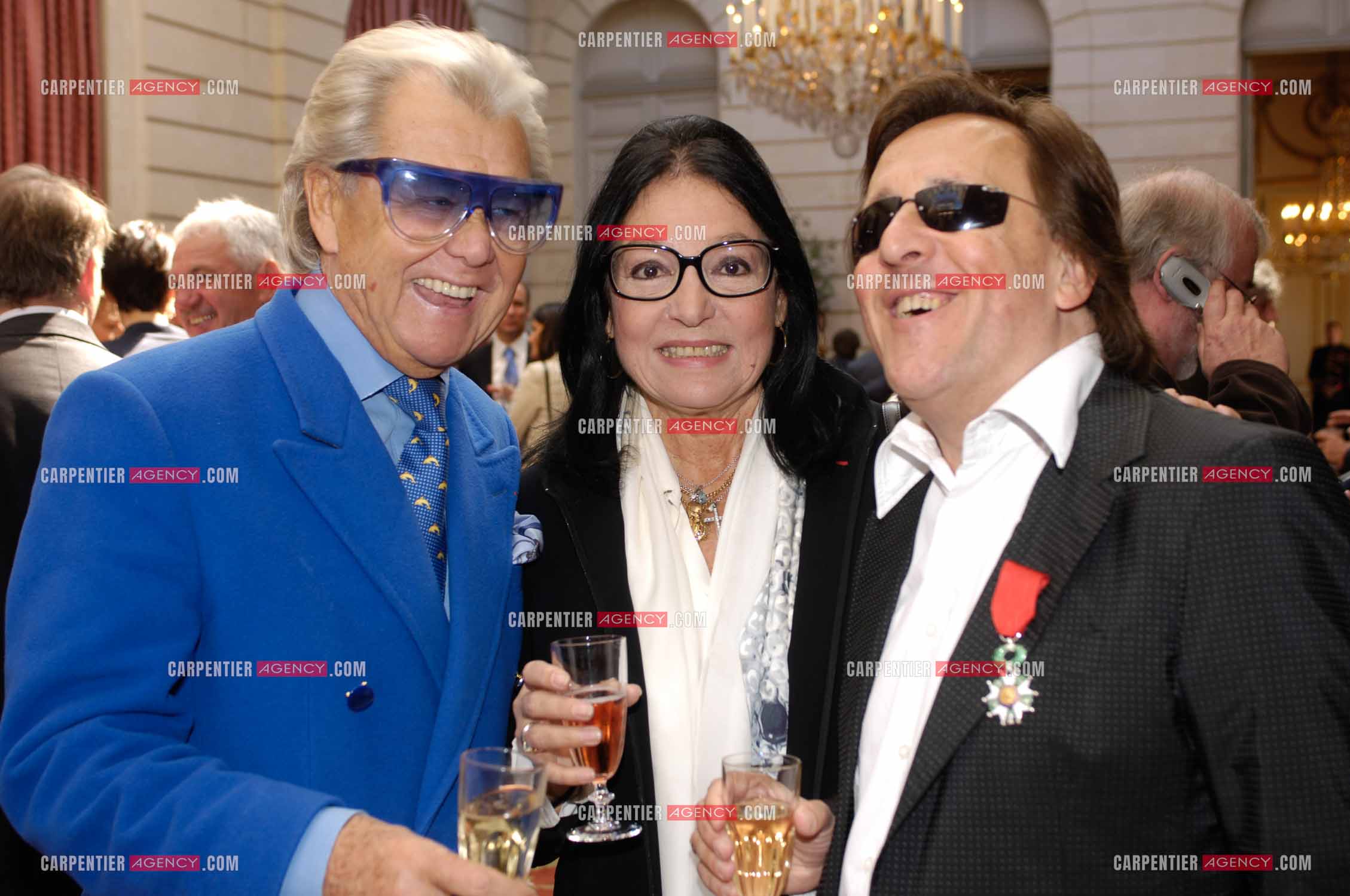 Michou en presence de Nana Mouskouri et de Gilbert Montagne.  ( Exclusif )