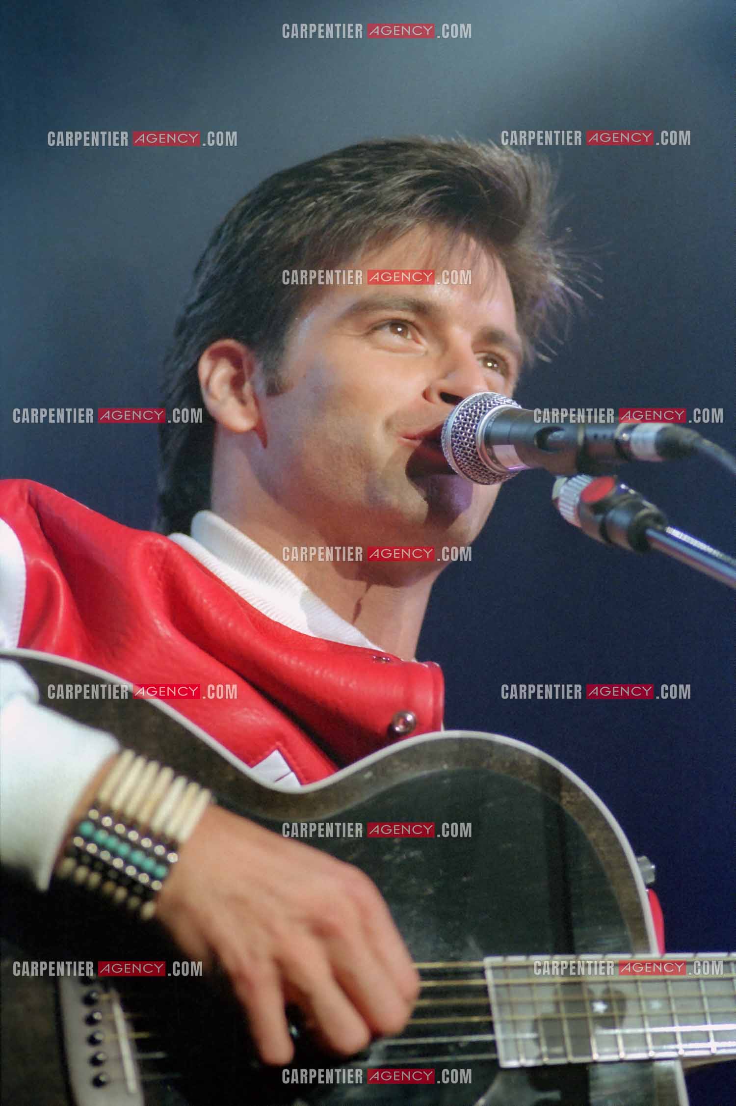 Le chanteur Canadien Roch Voisine en concert au POPB de Paris Bercy le 6 Février 1992.