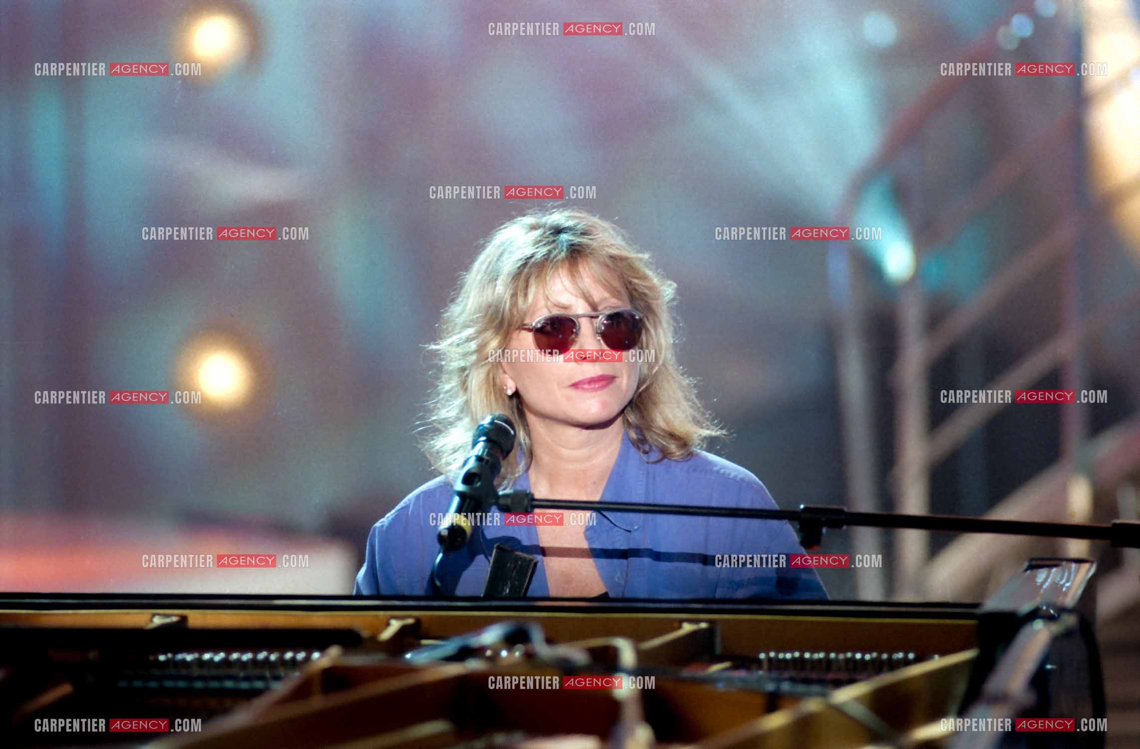 Enregistrement de l'émission “ Si on chantait “ et diffusée  sur TF1. Invité de l'émission, la chanteuse Véronique Sanson.( Exclusif )