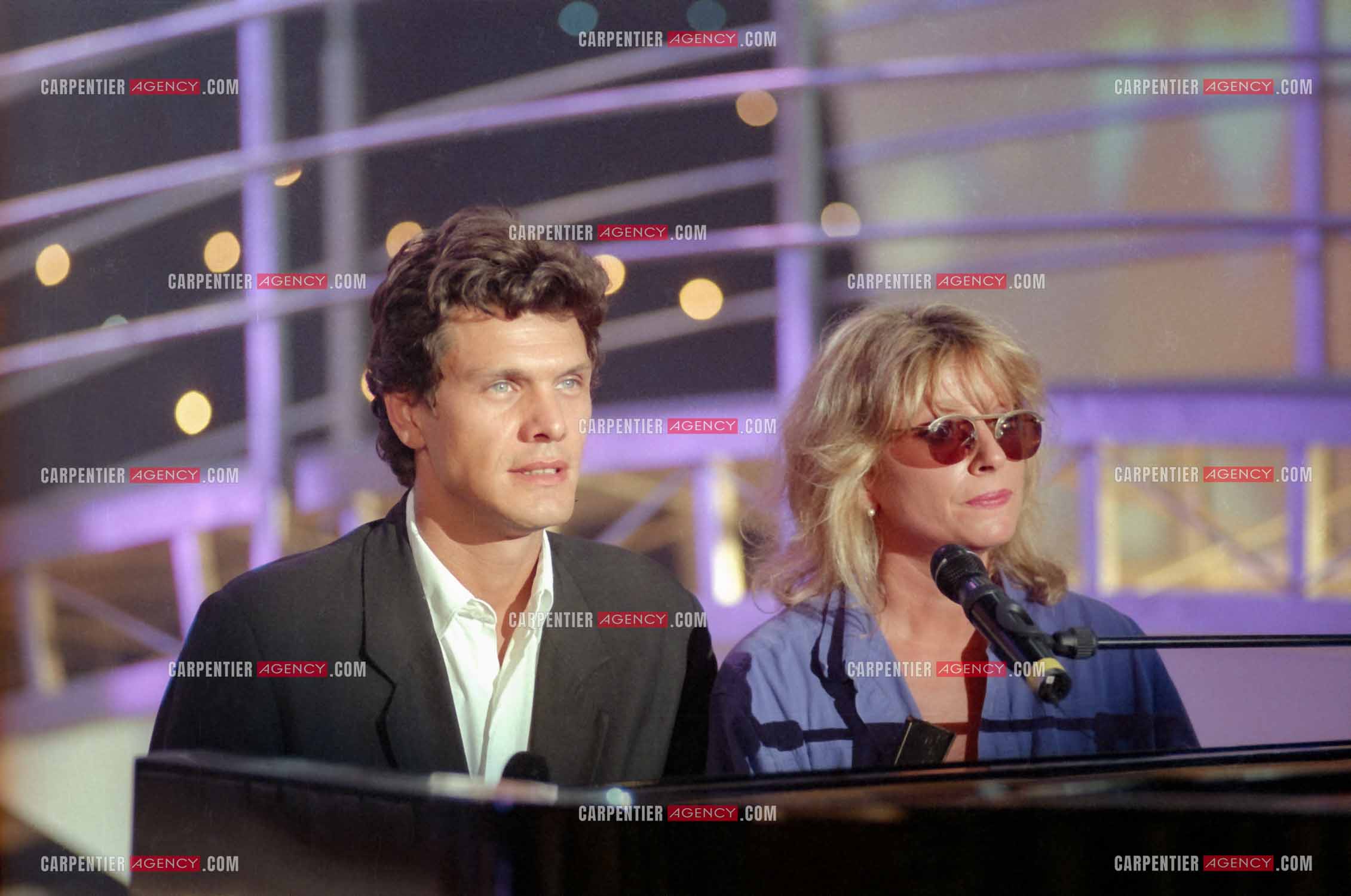 Enregistrement de l'émission “ Si on chantait “ et diffusée  sur TF1. Invités de l'émission, le chanteur Marc Lavoine en duo avec la chanteuse Véronique Sanson.( Exclusif )